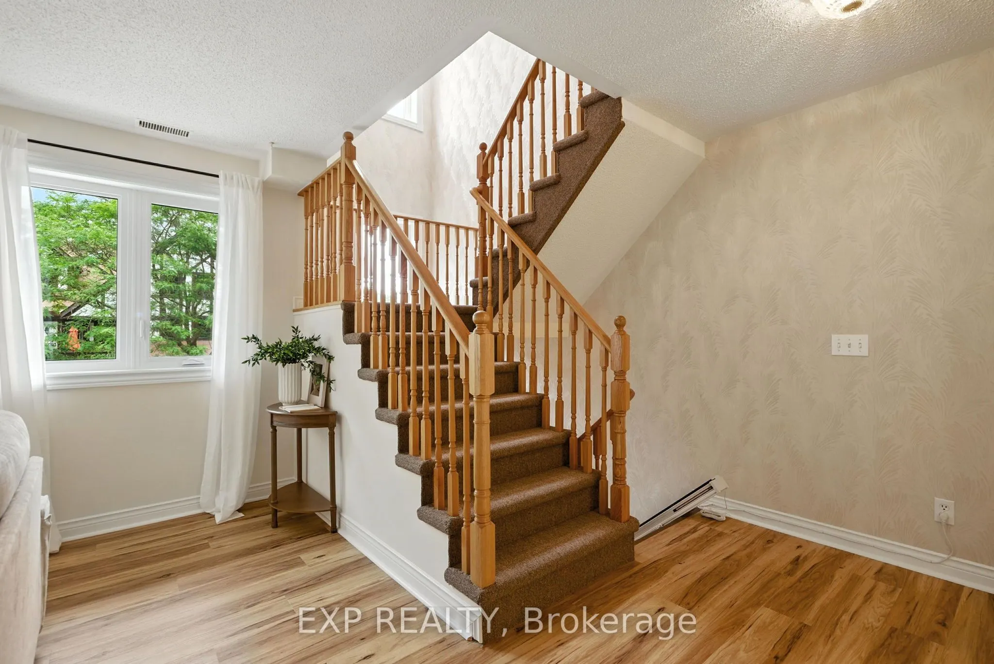 245 Elgin Street W, #511