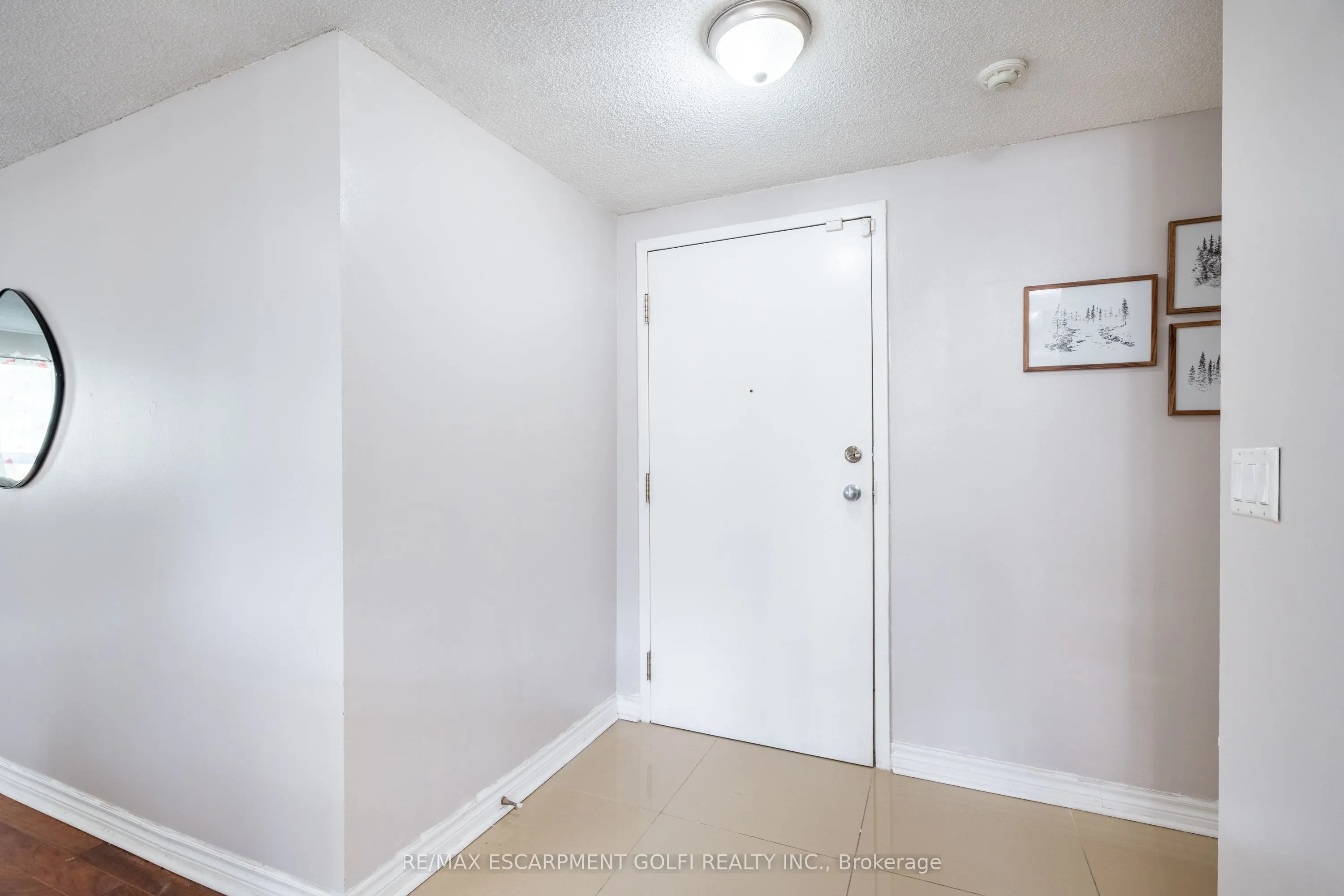 4872 Valley Way, #101