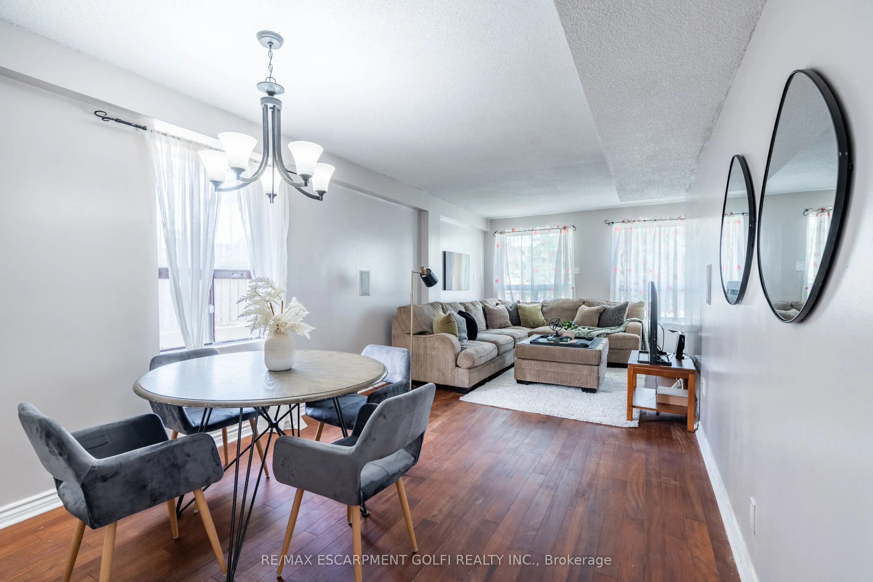 4872 Valley Way, #101