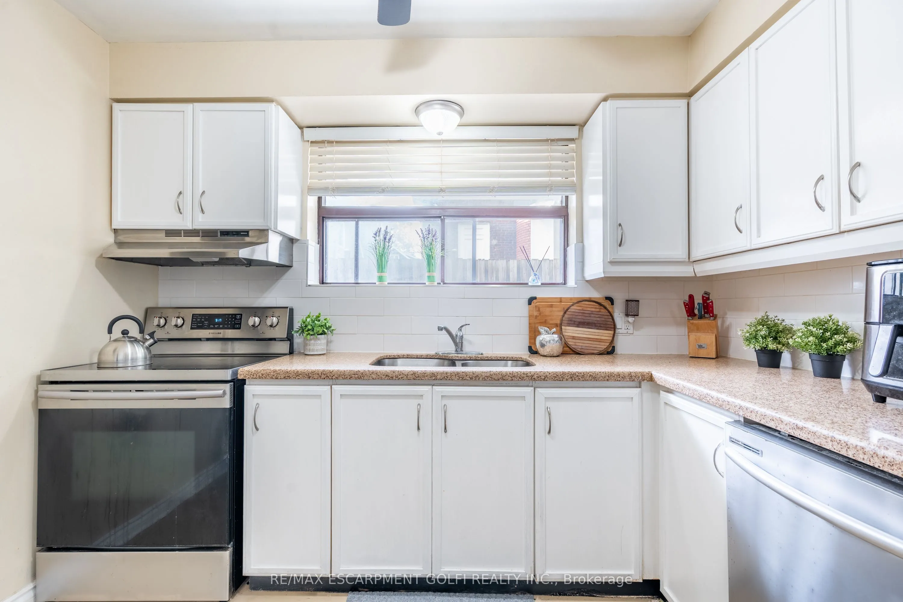 4872 Valley Way, #101