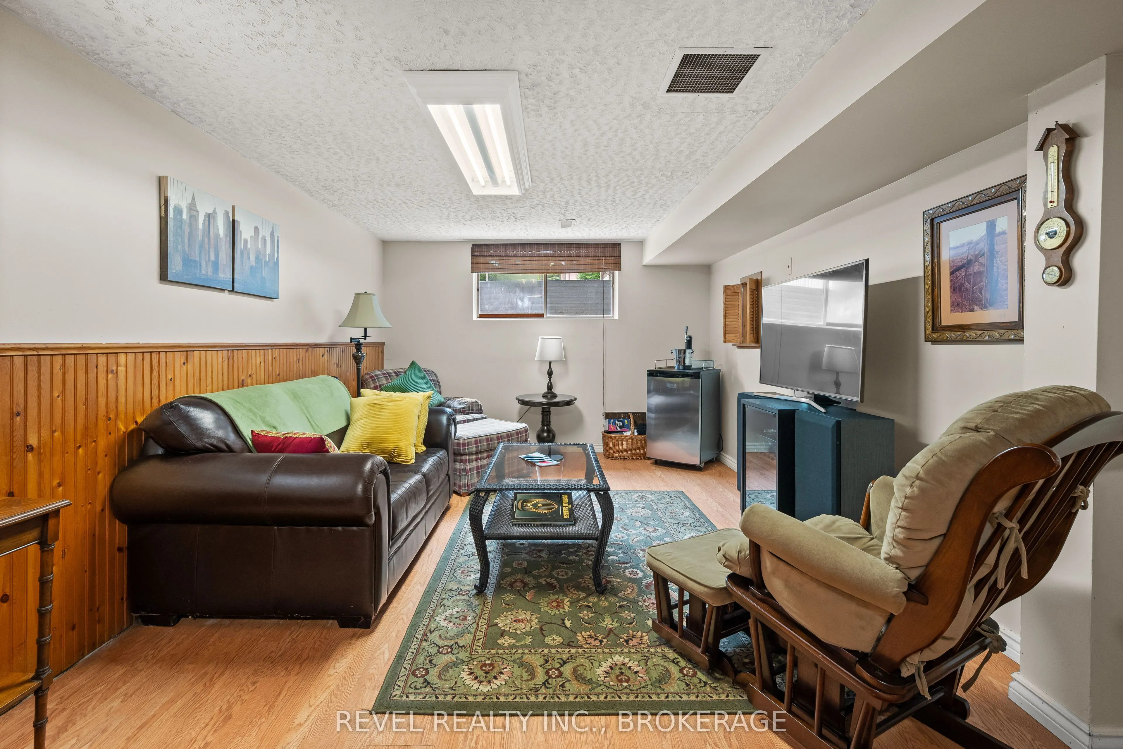 842 Lancaster Drive