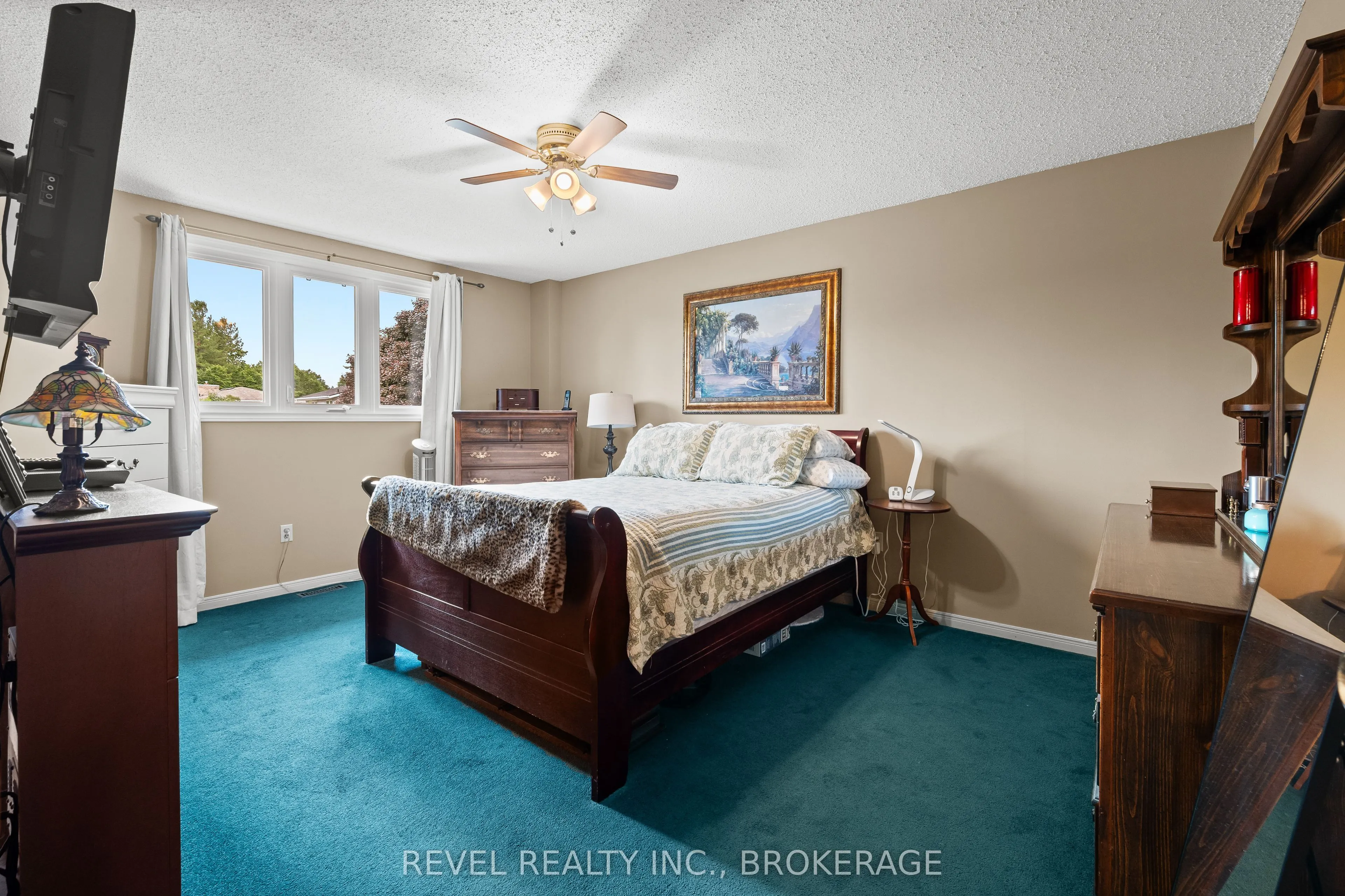 842 Lancaster Drive