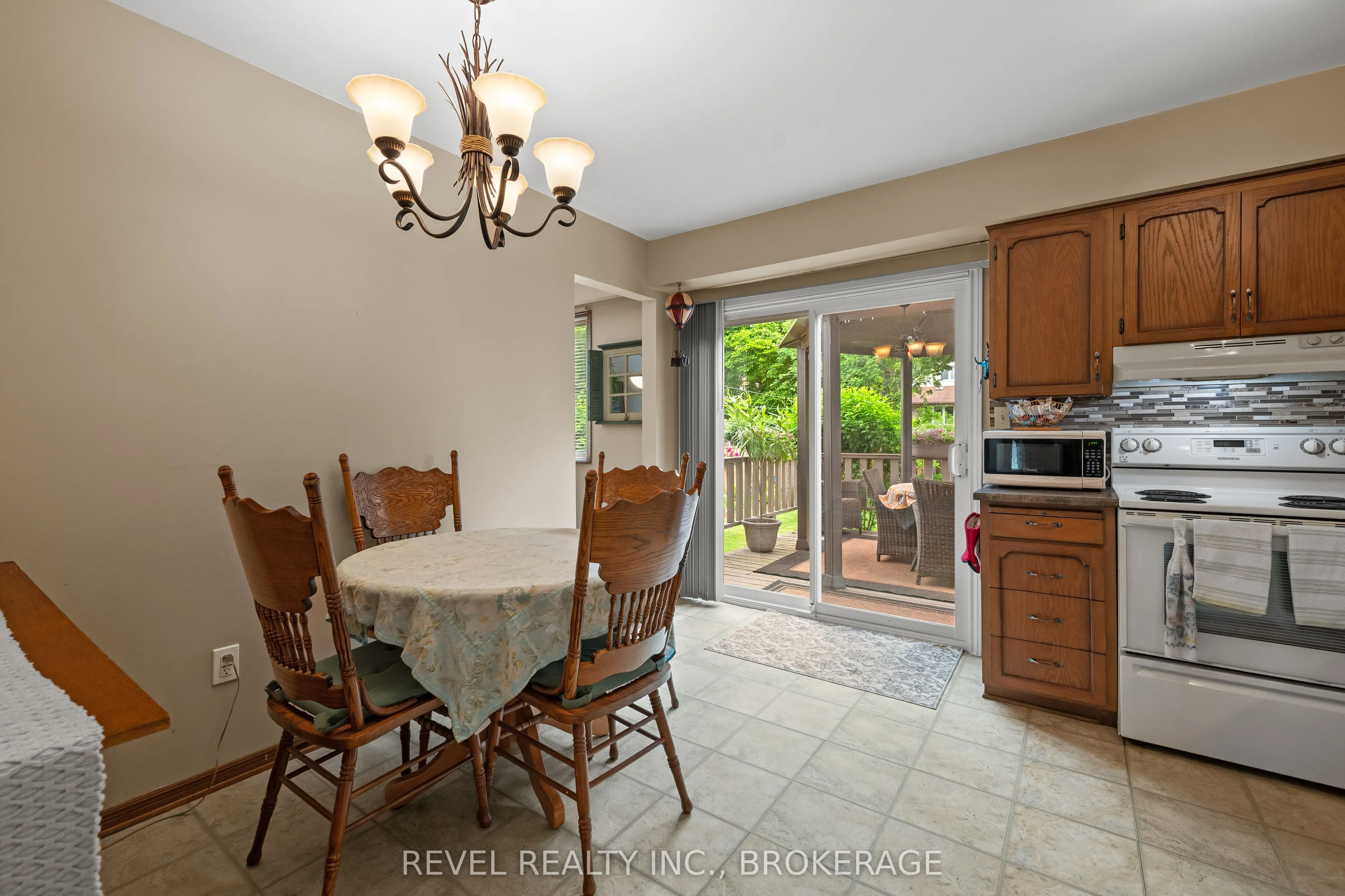 842 Lancaster Drive