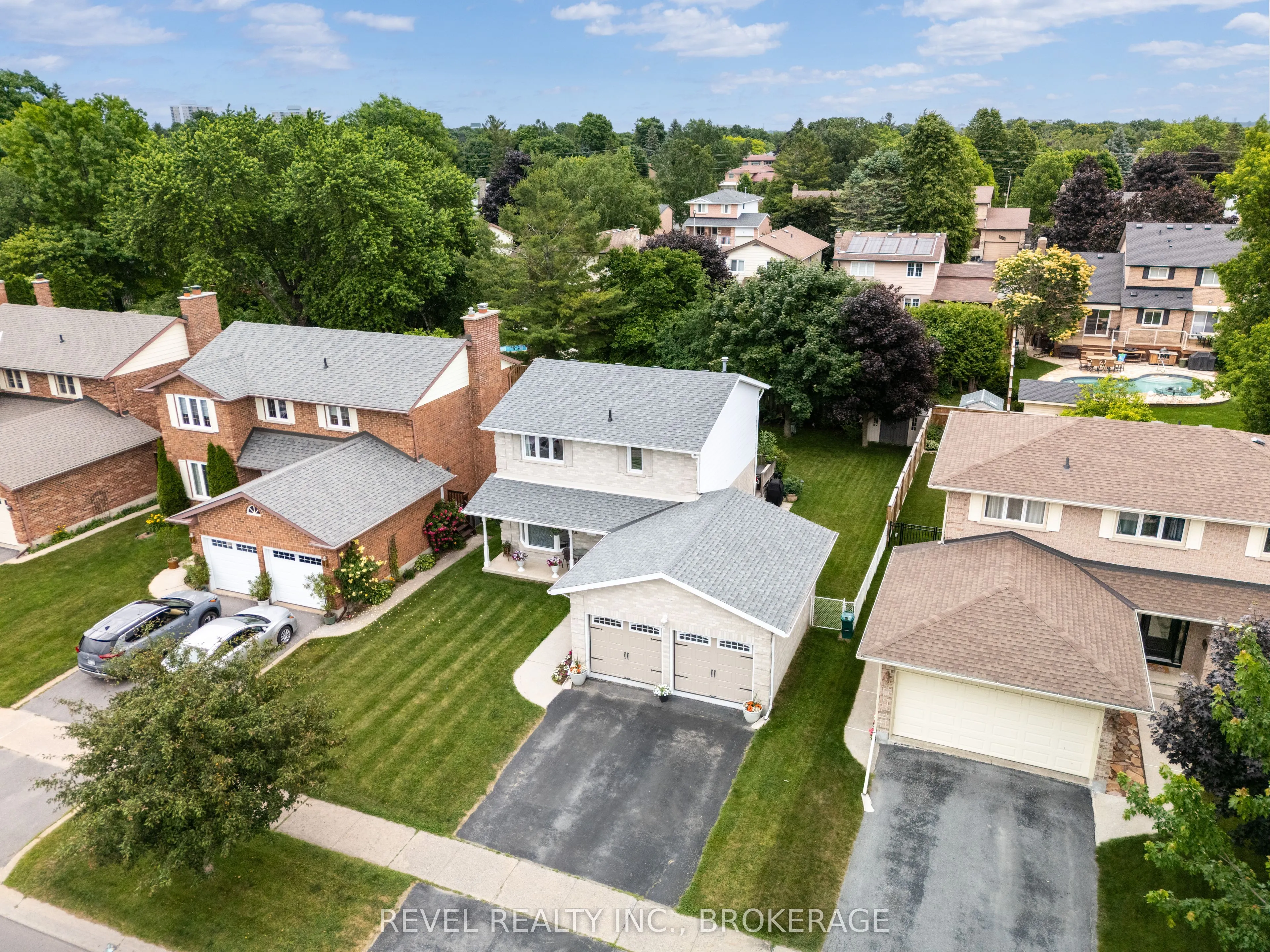 842 Lancaster Drive