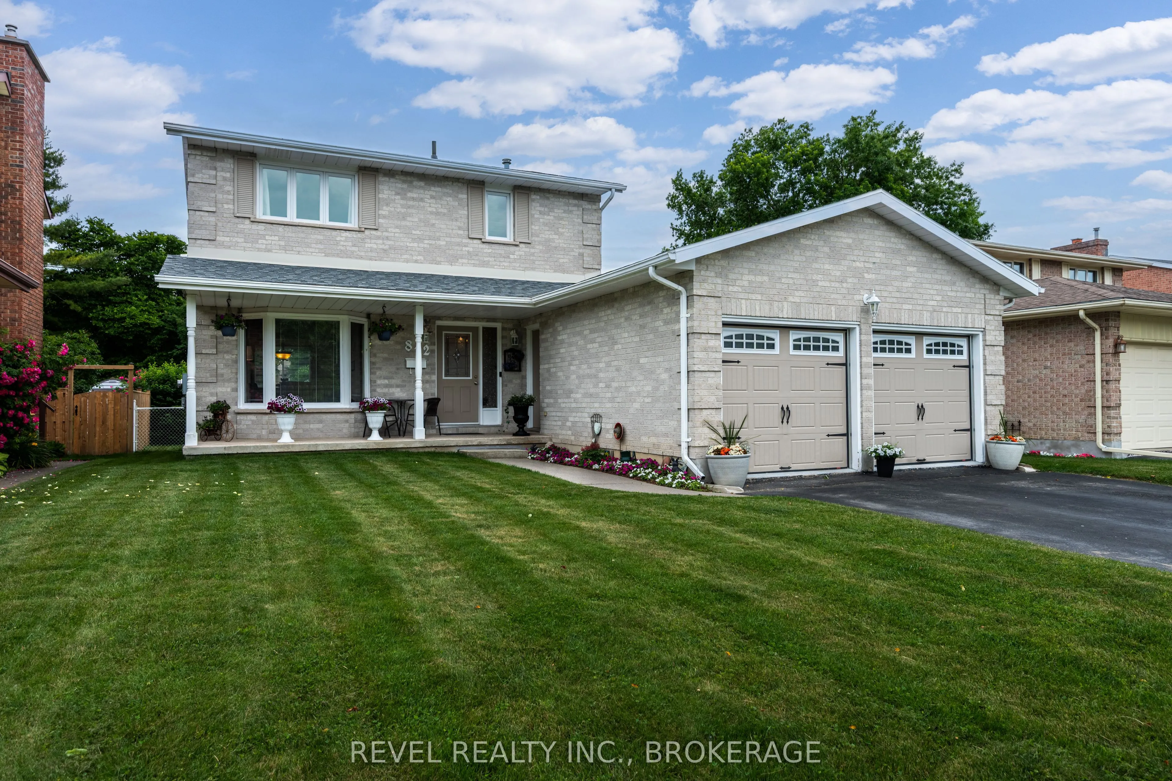 842 Lancaster Drive