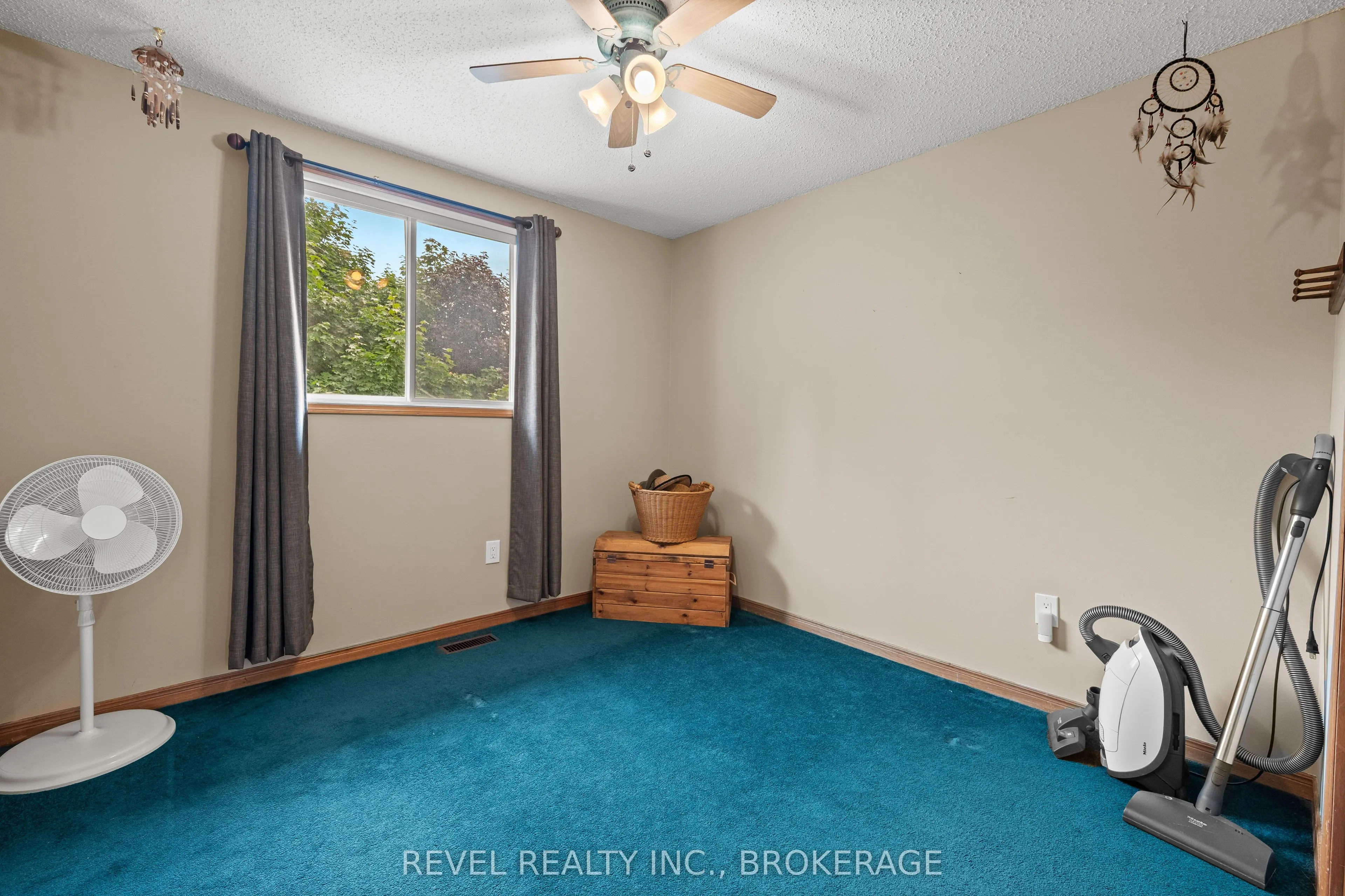 842 Lancaster Drive