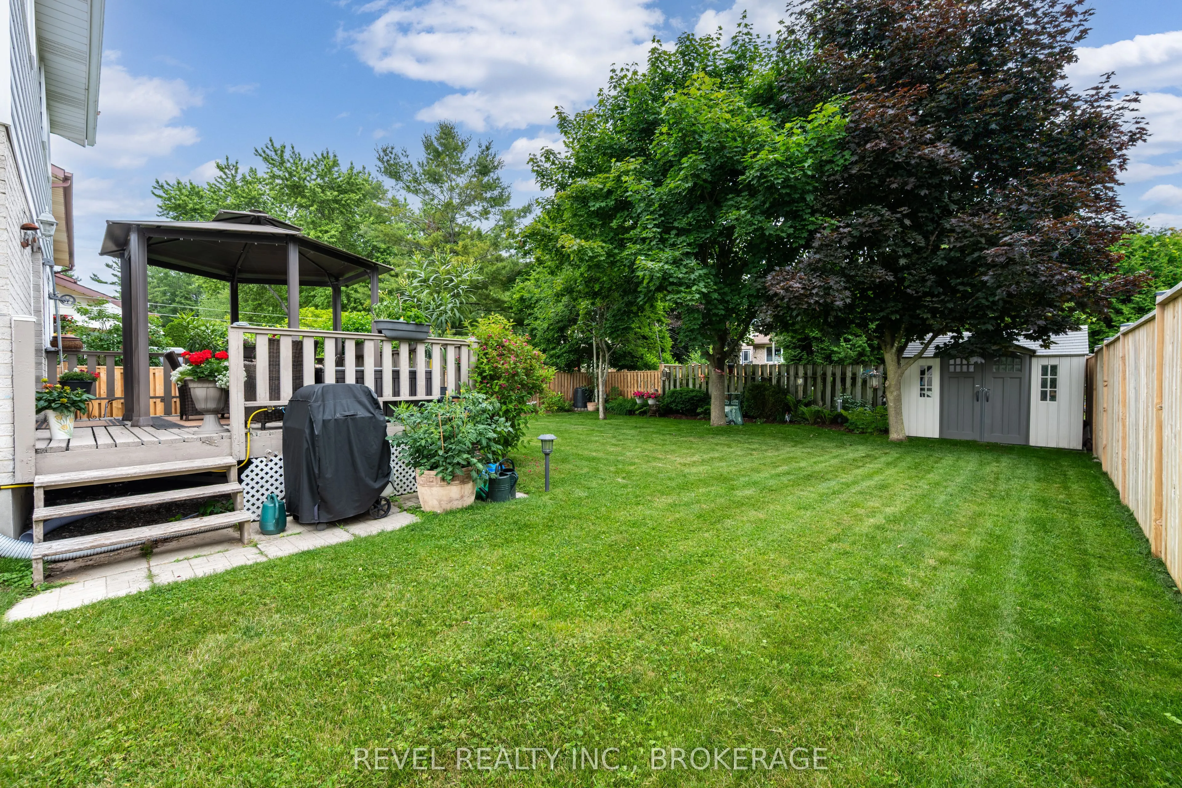 842 Lancaster Drive