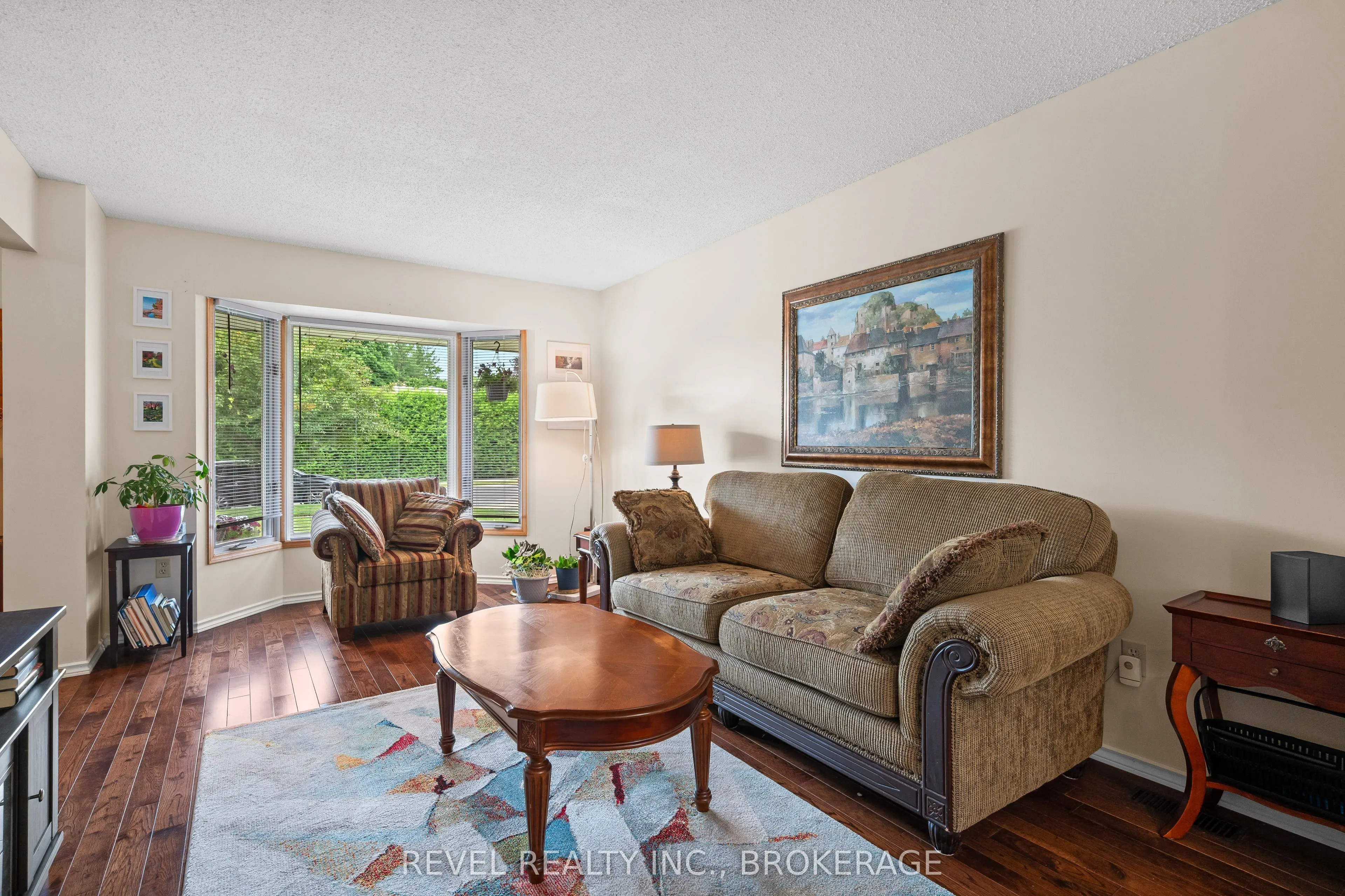 842 Lancaster Drive