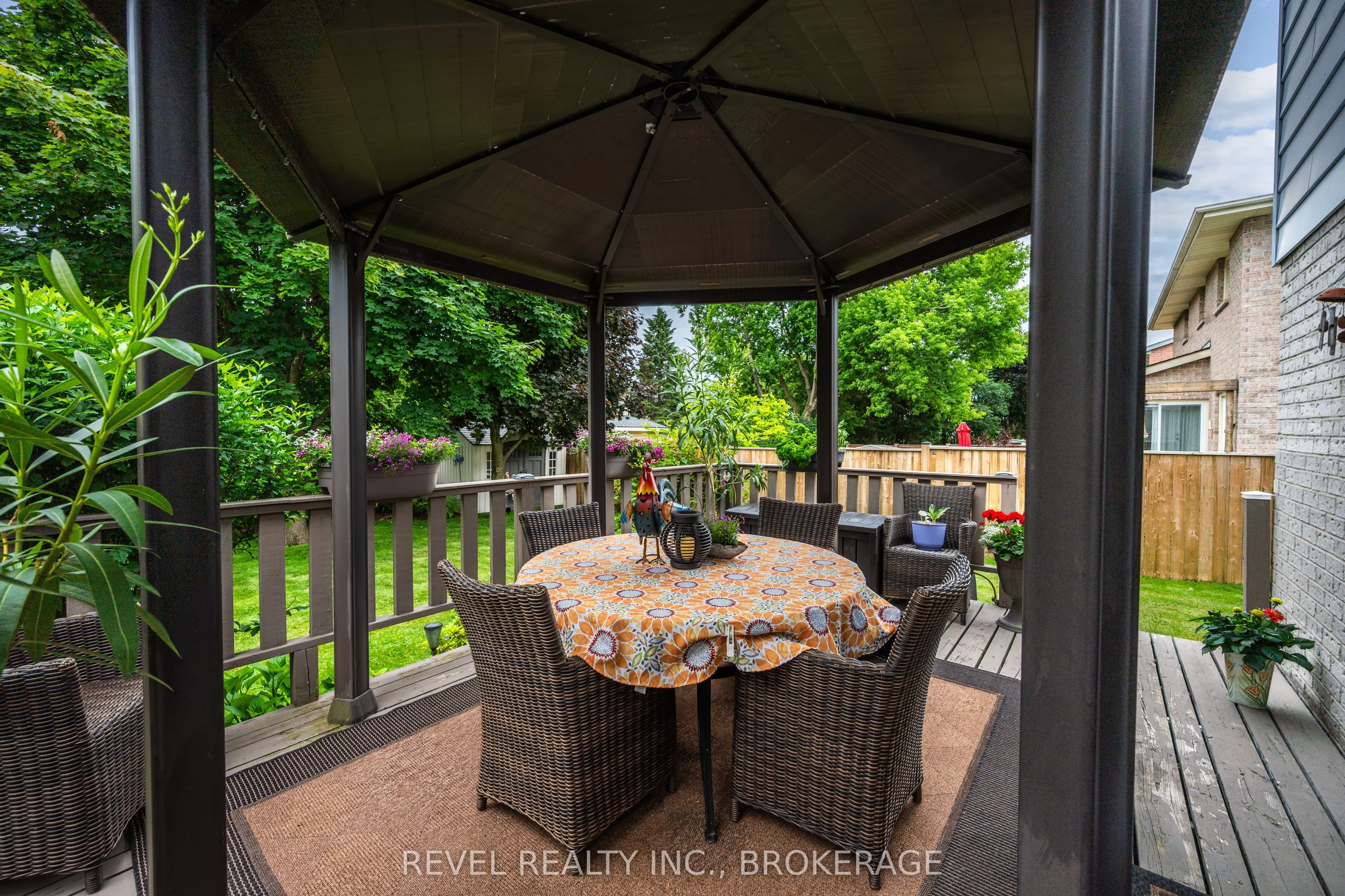 842 Lancaster Drive