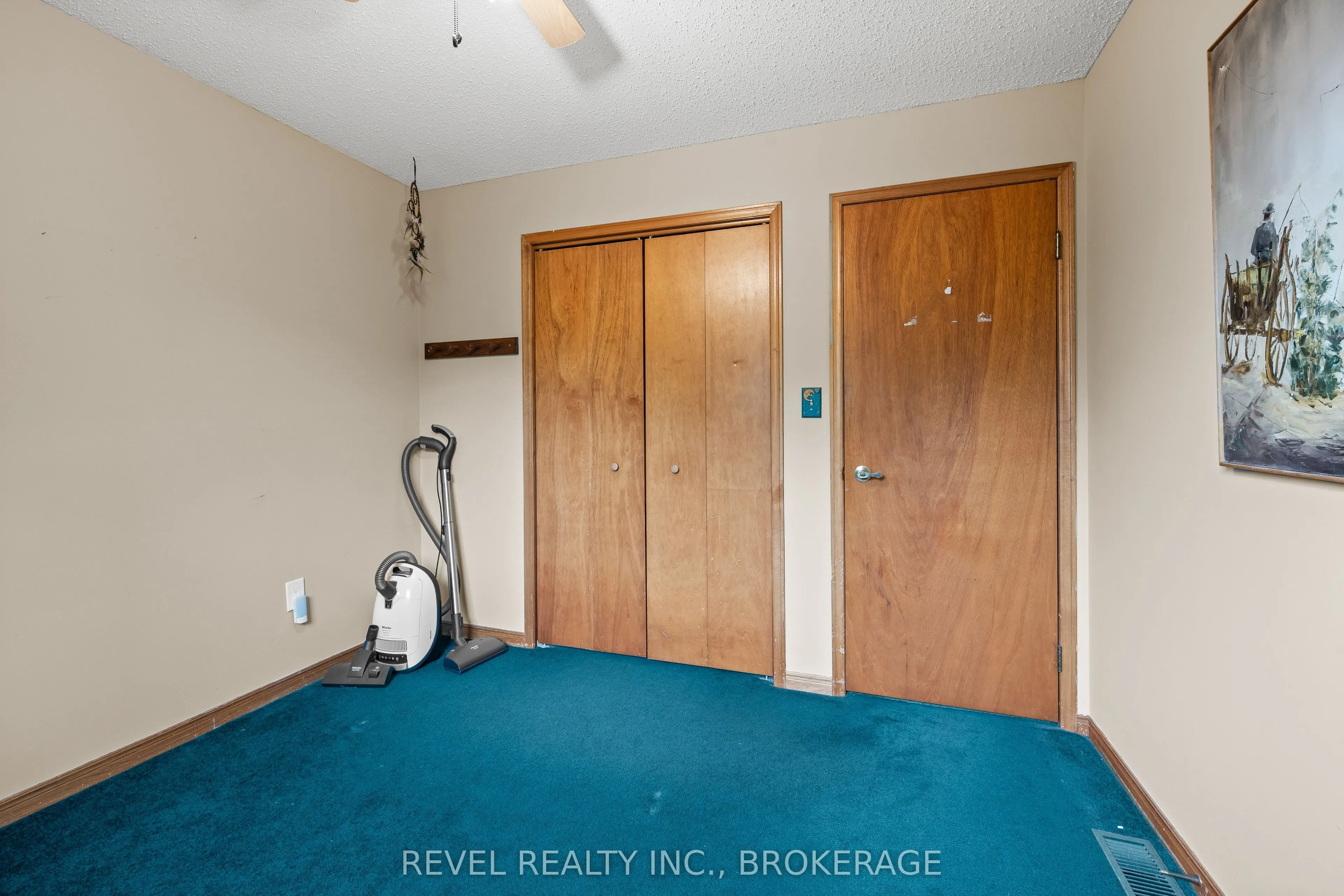 842 Lancaster Drive
