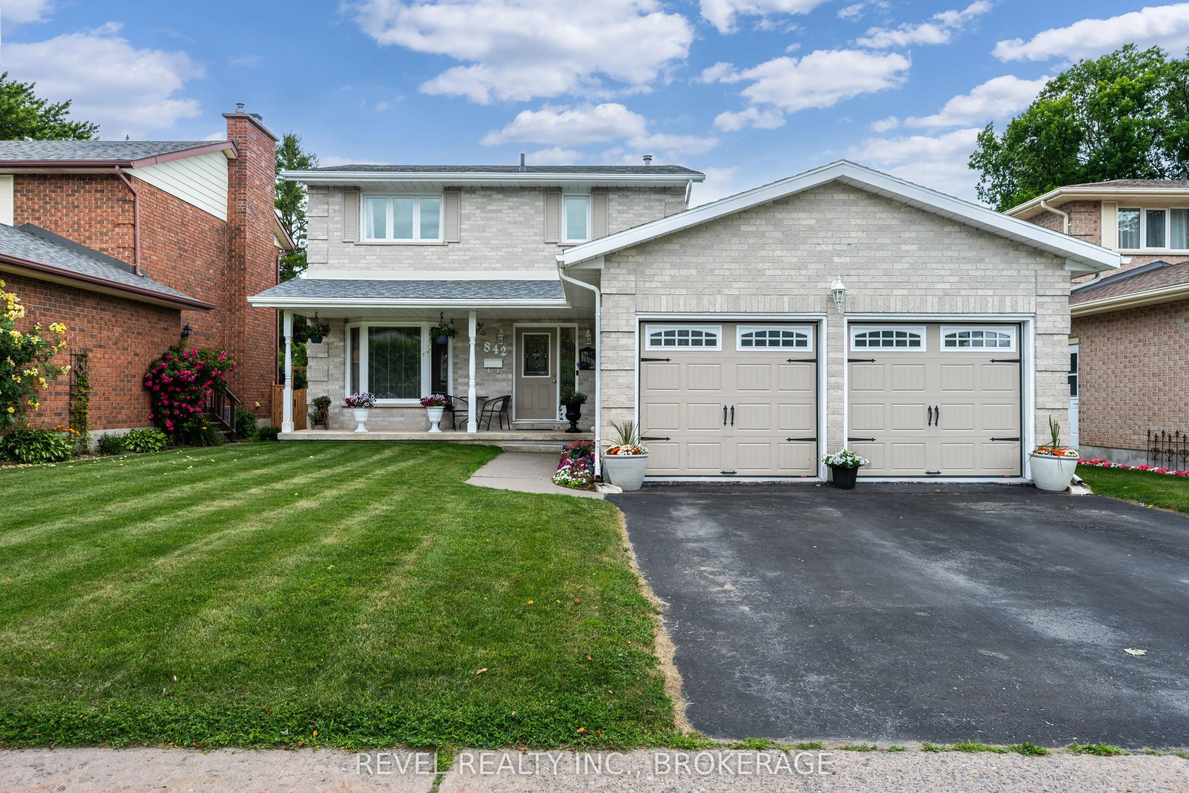 842 Lancaster Drive