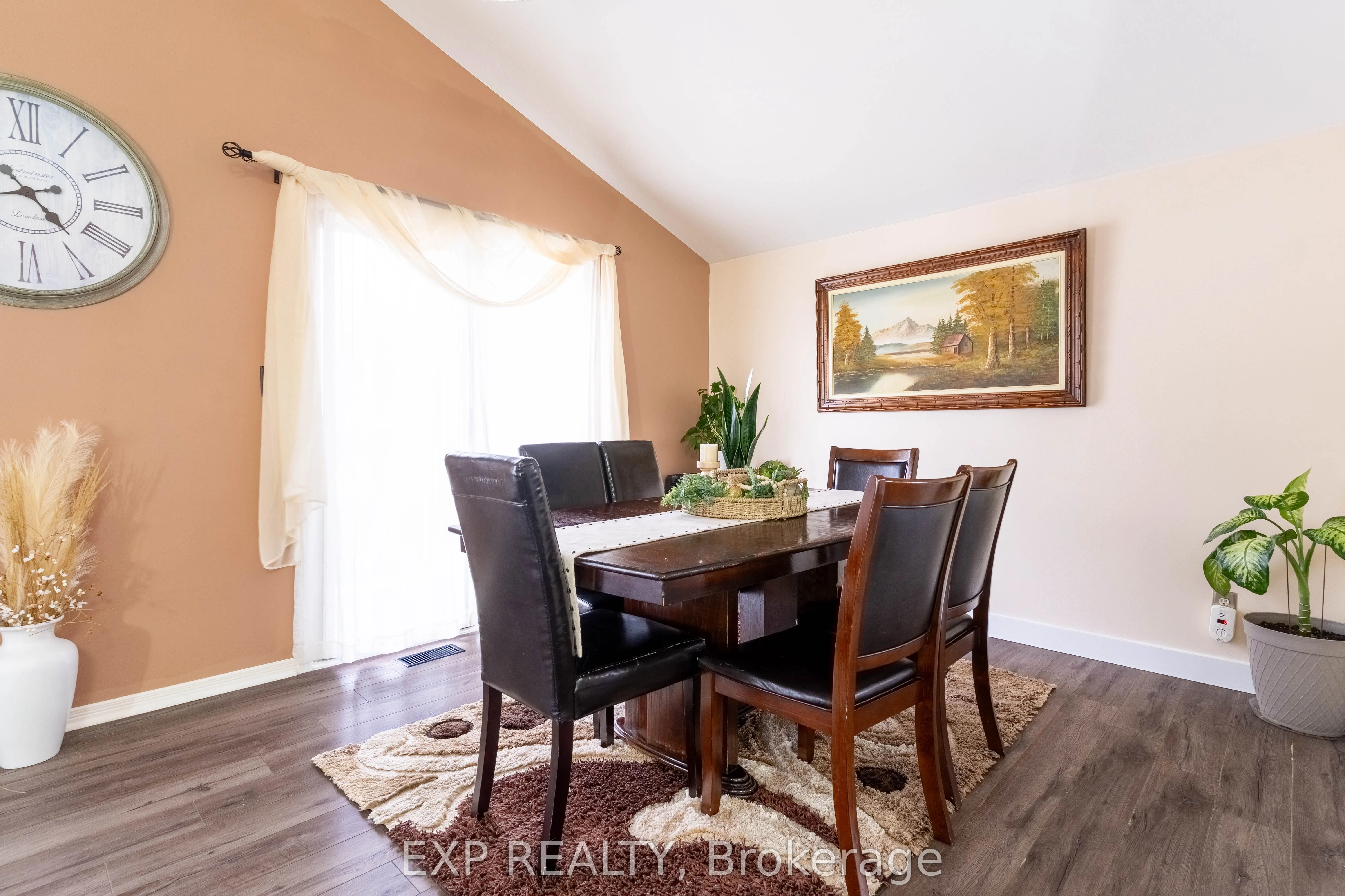 2415 Cabana Road W