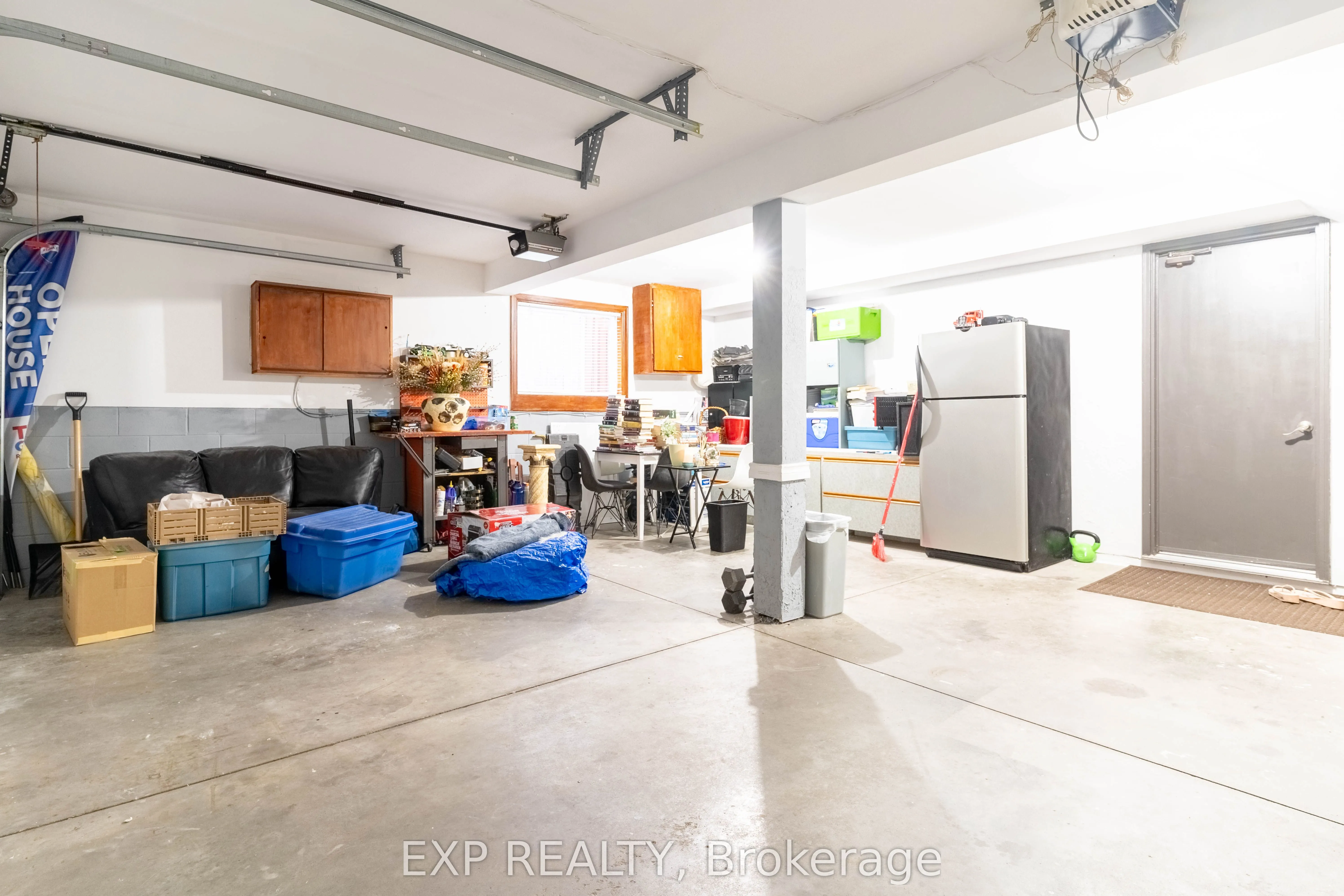 2415 Cabana Road W