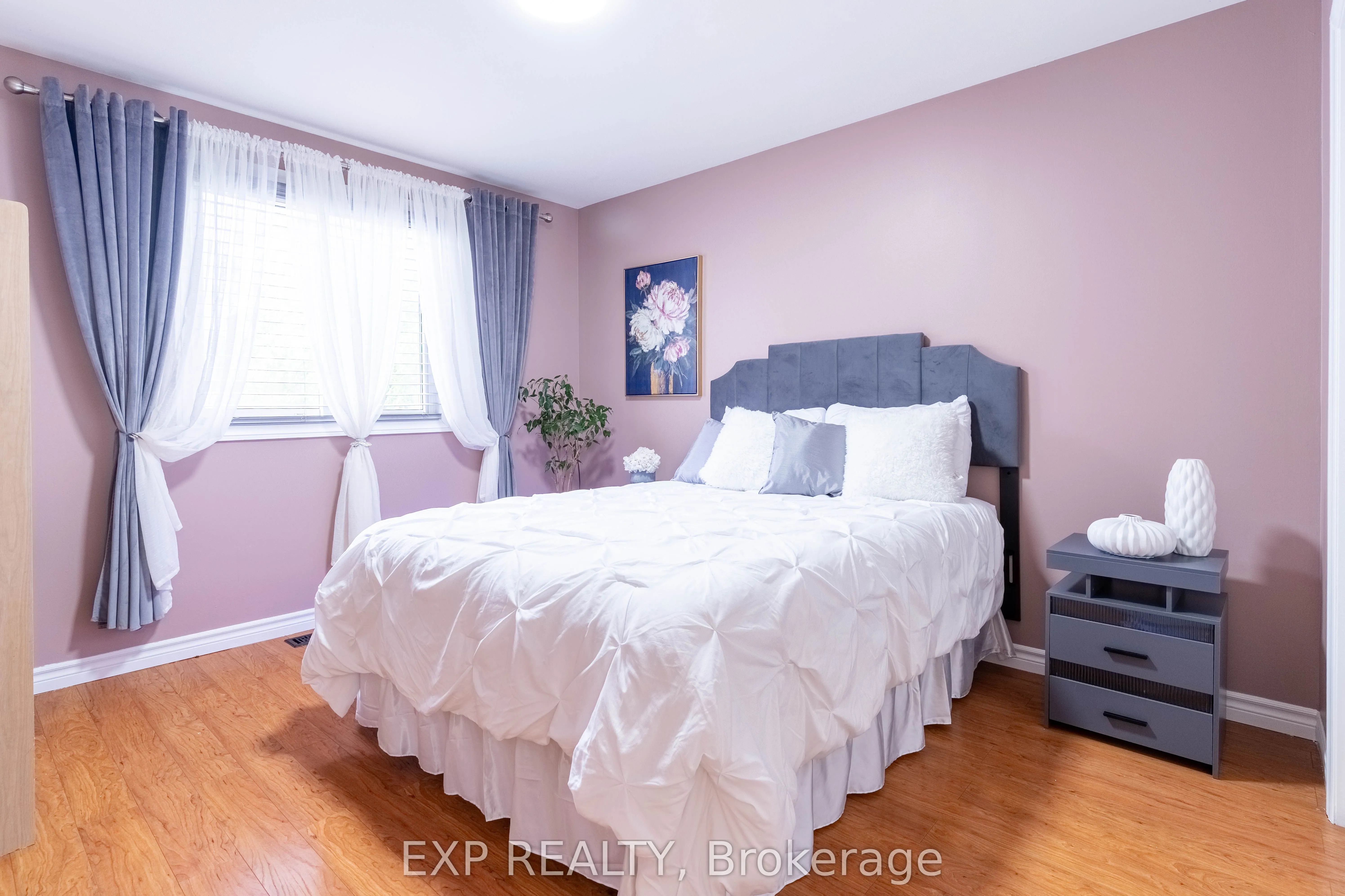 2415 Cabana Road W