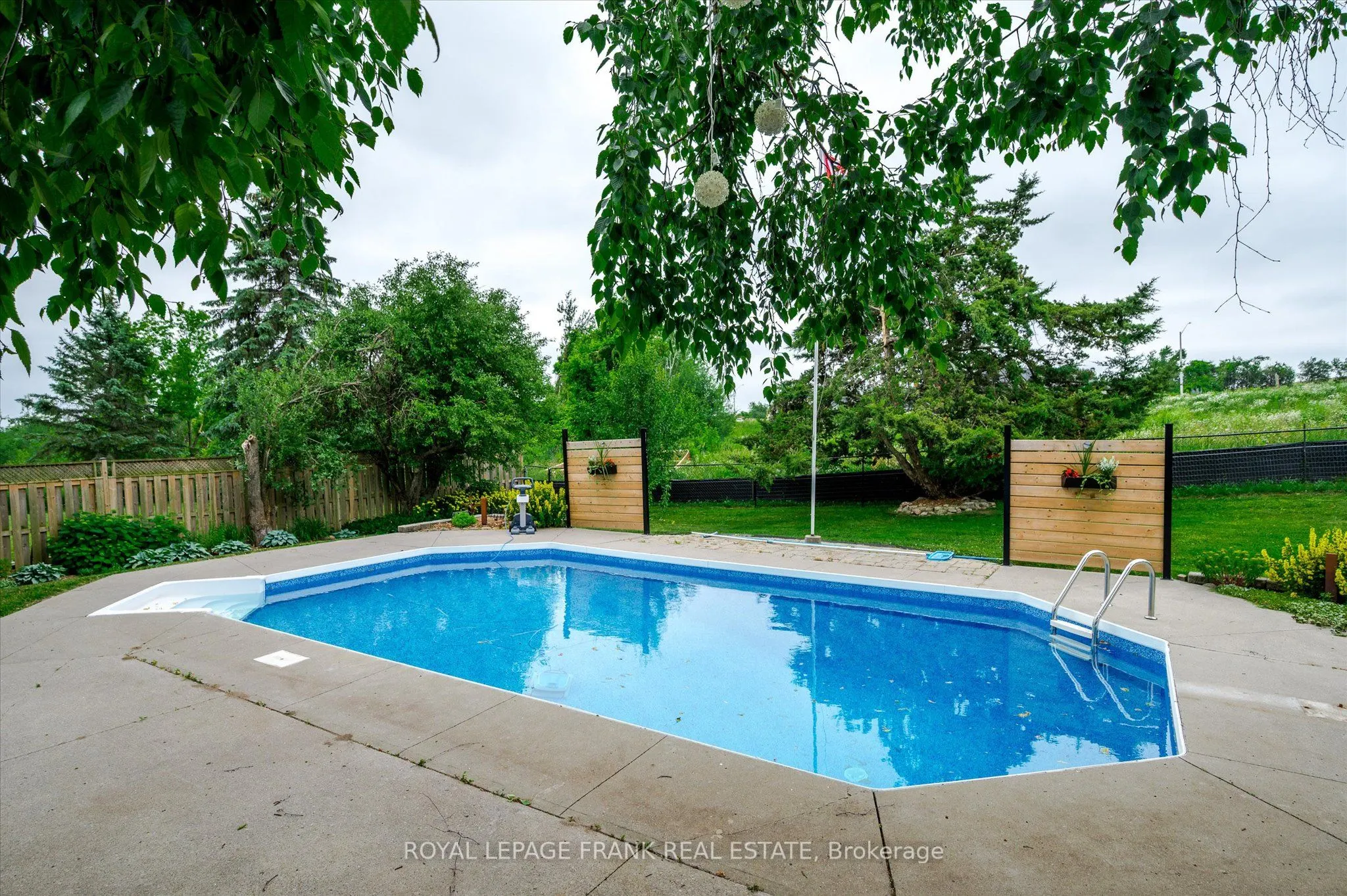 1954 Cathcart Crescent