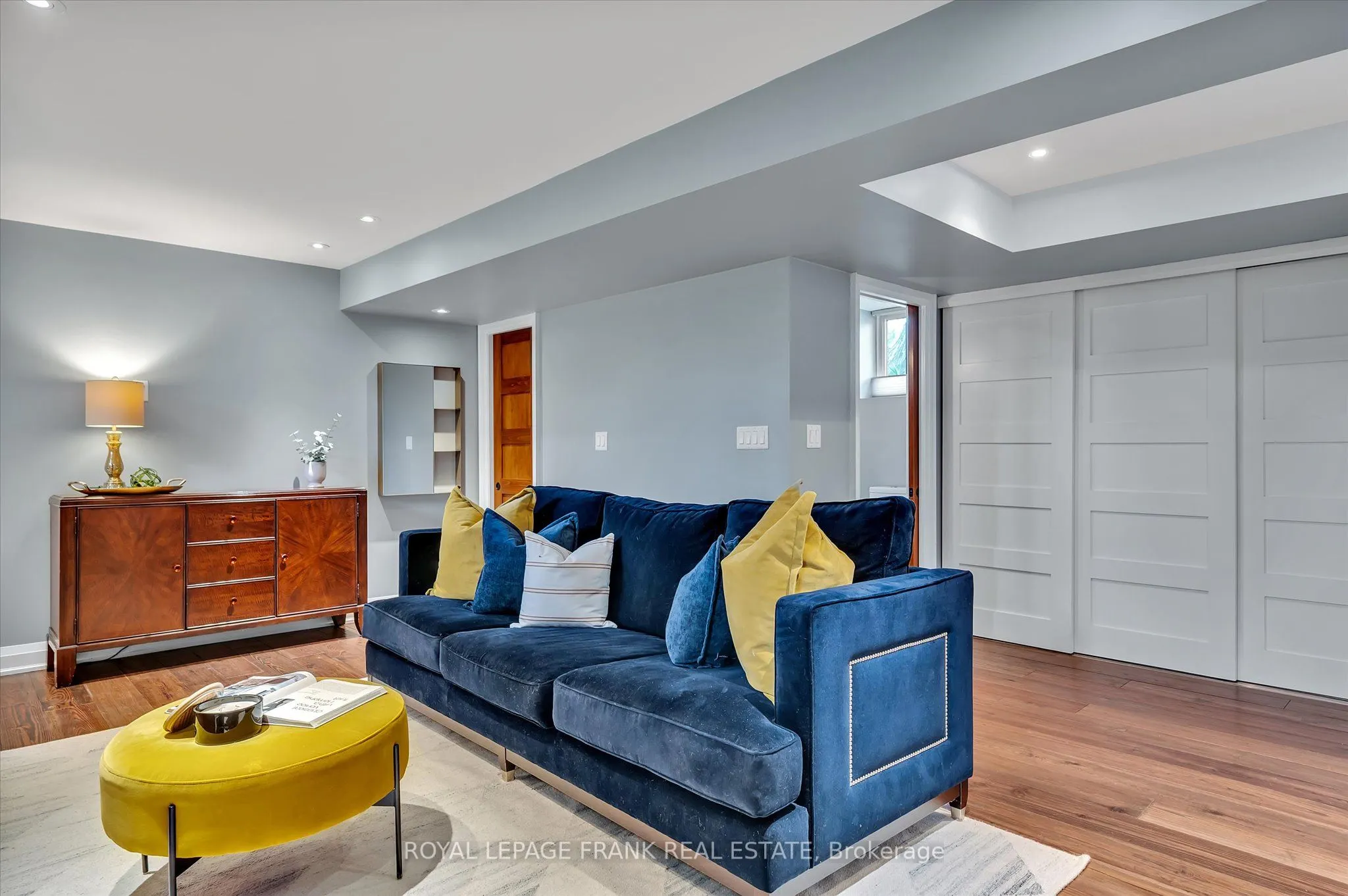 1954 Cathcart Crescent