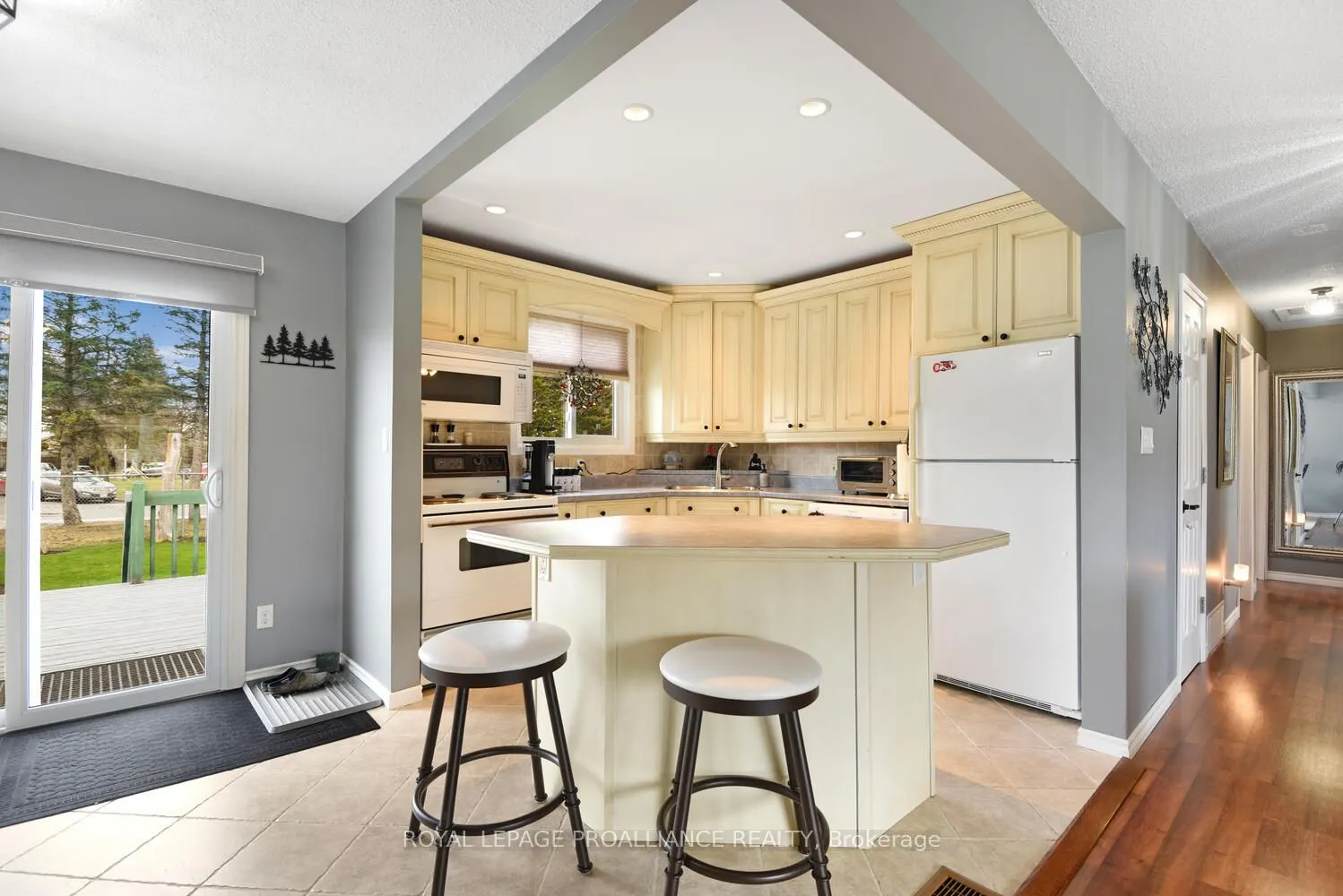 1343 Borden Crescent