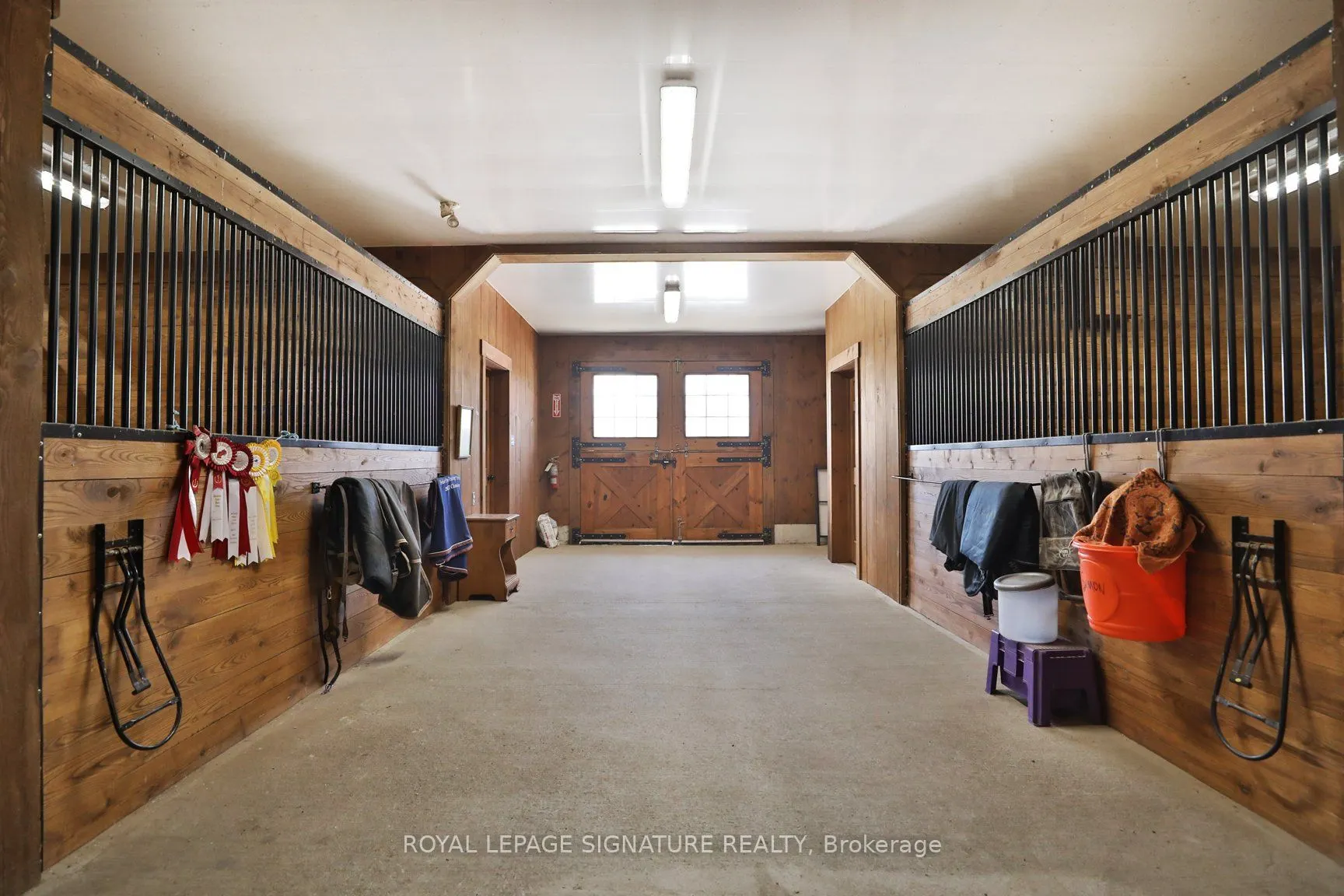 1694 Centre Road