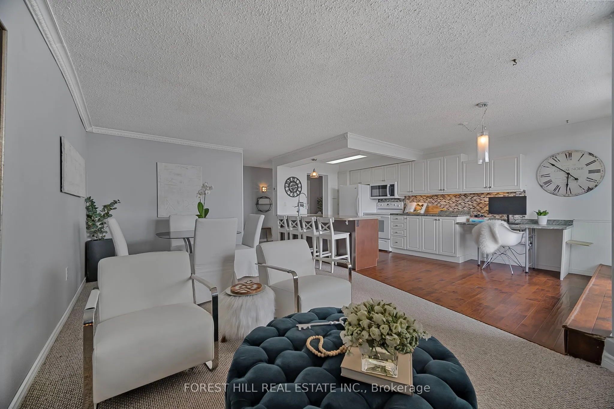 363 Colborne Street #905