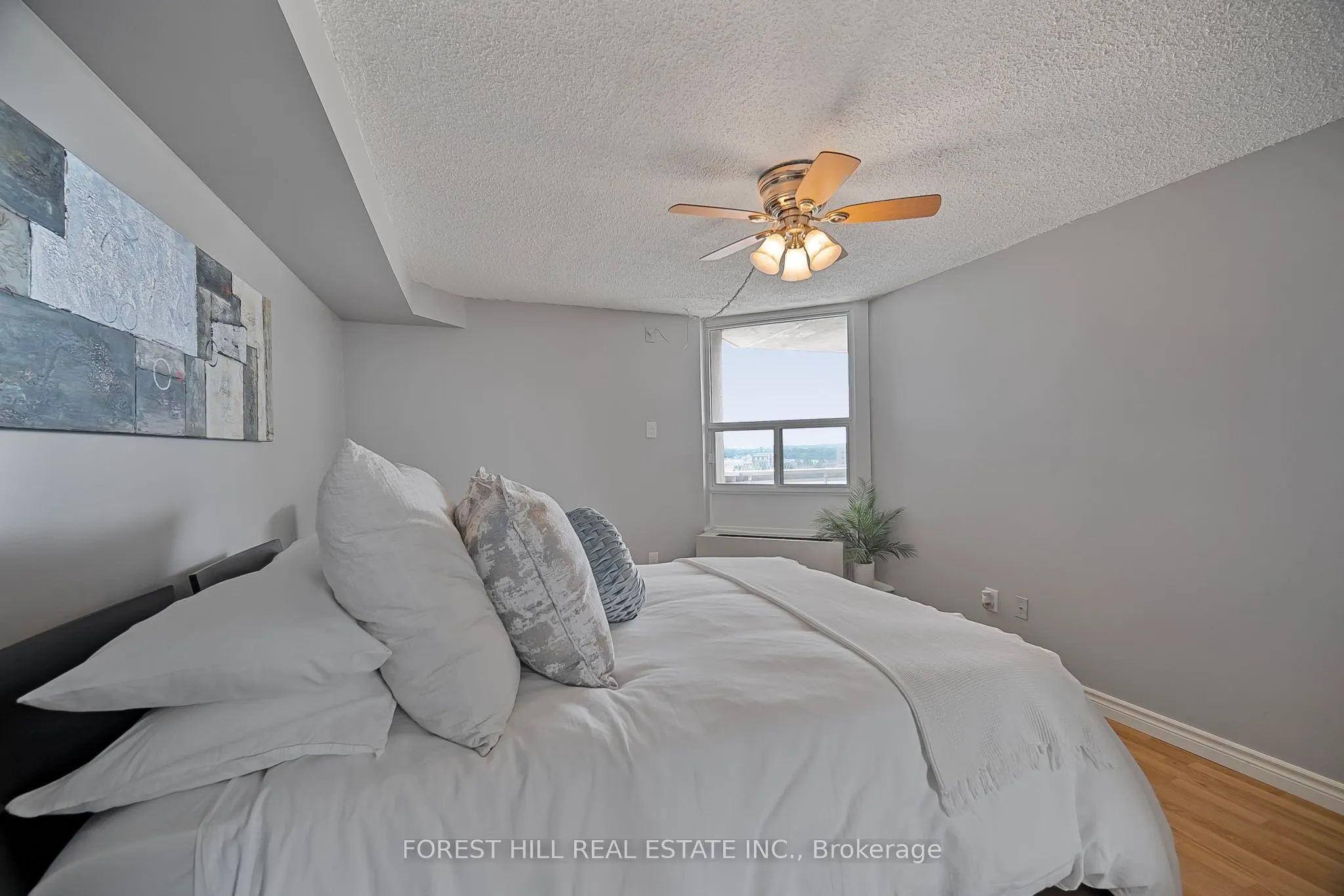 363 Colborne Street #905