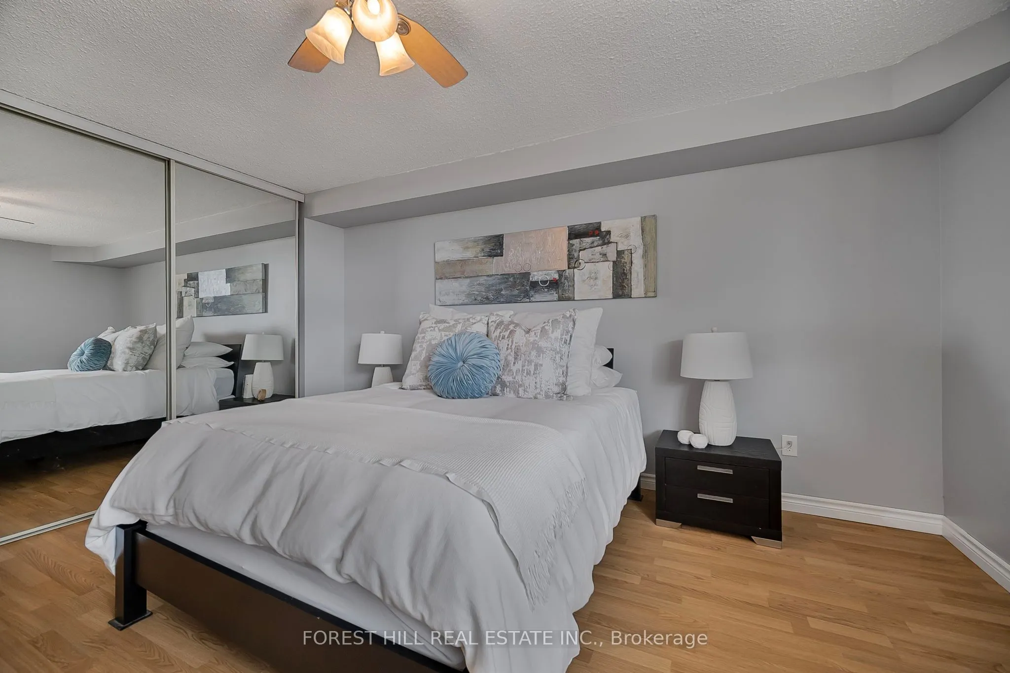 363 Colborne Street #905