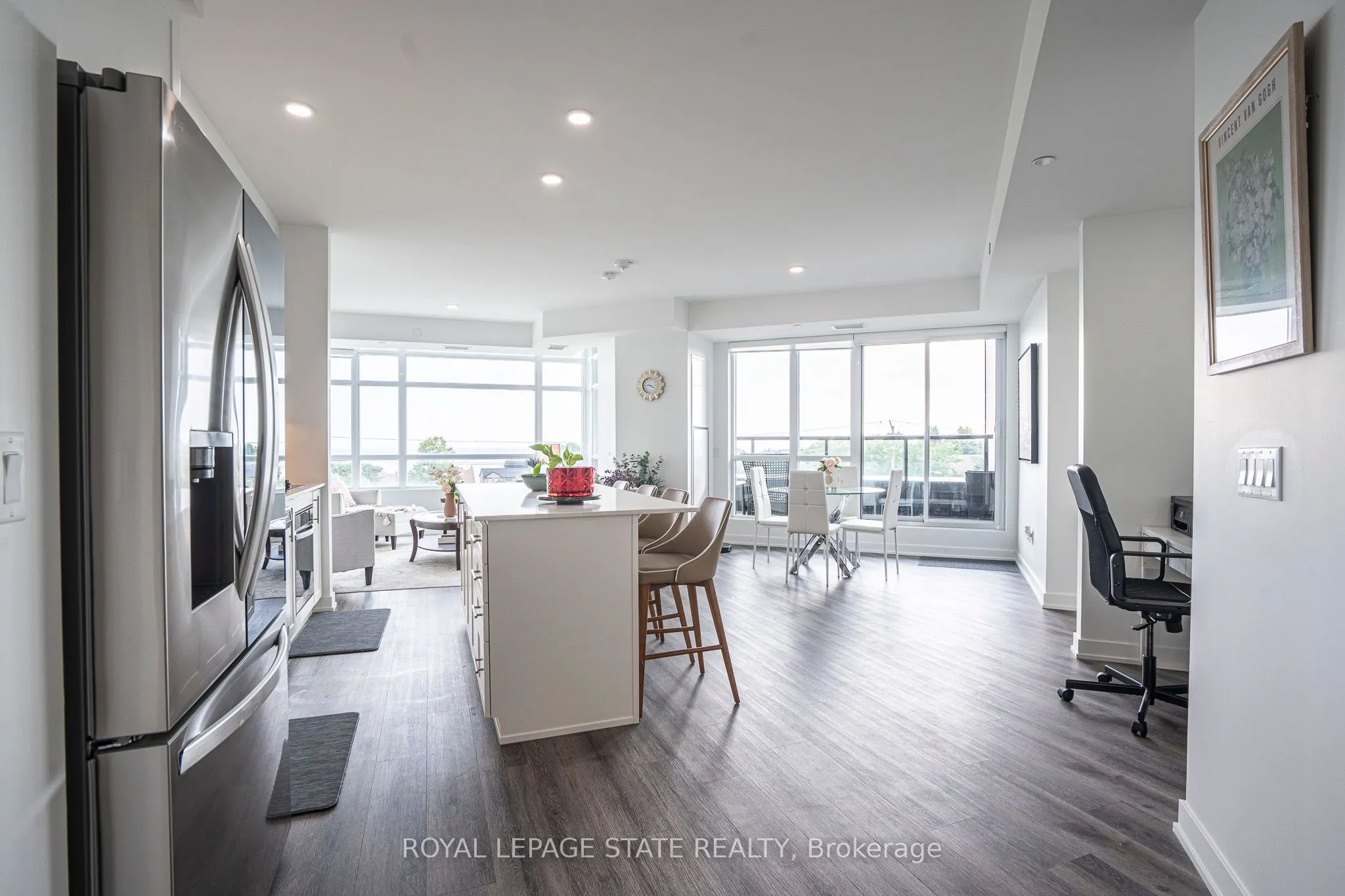 600 North Service Road, #418