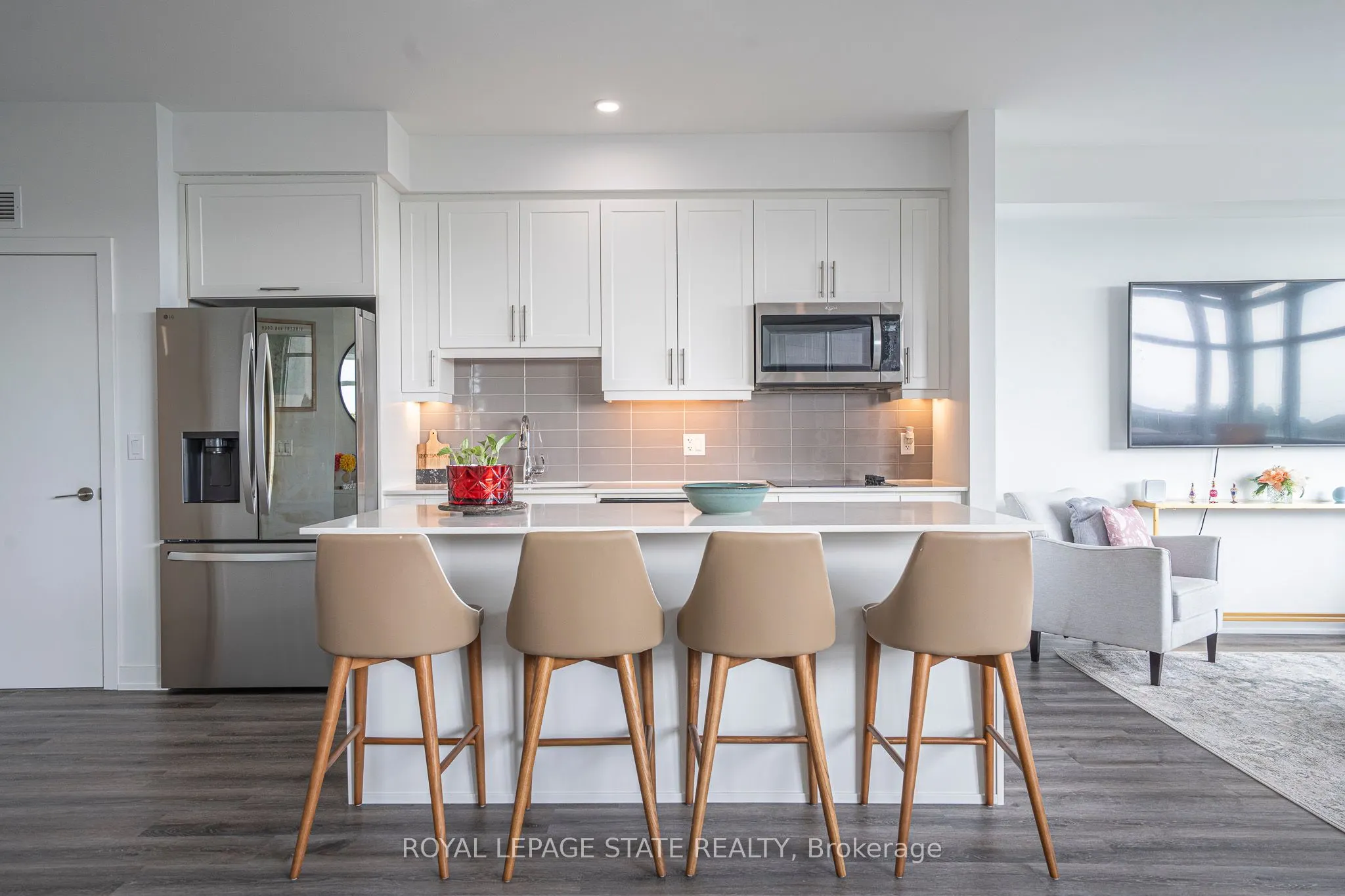 600 North Service Road, #418