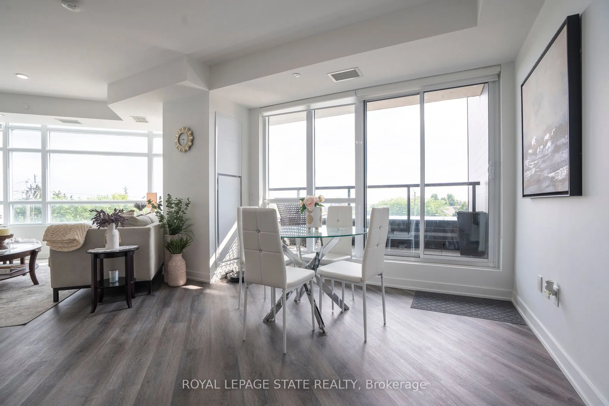 600 North Service Road, #418