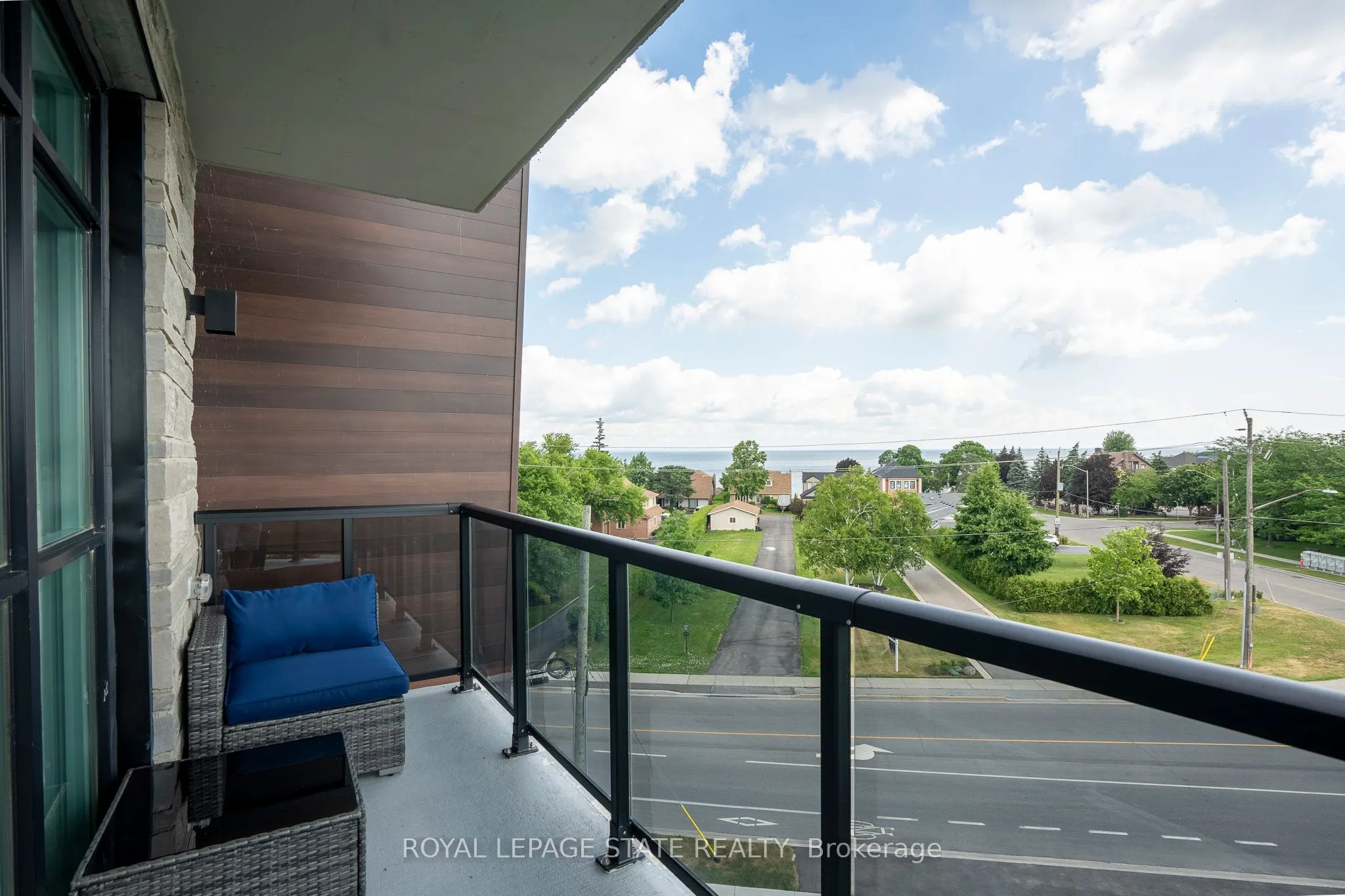 600 North Service Road, #418