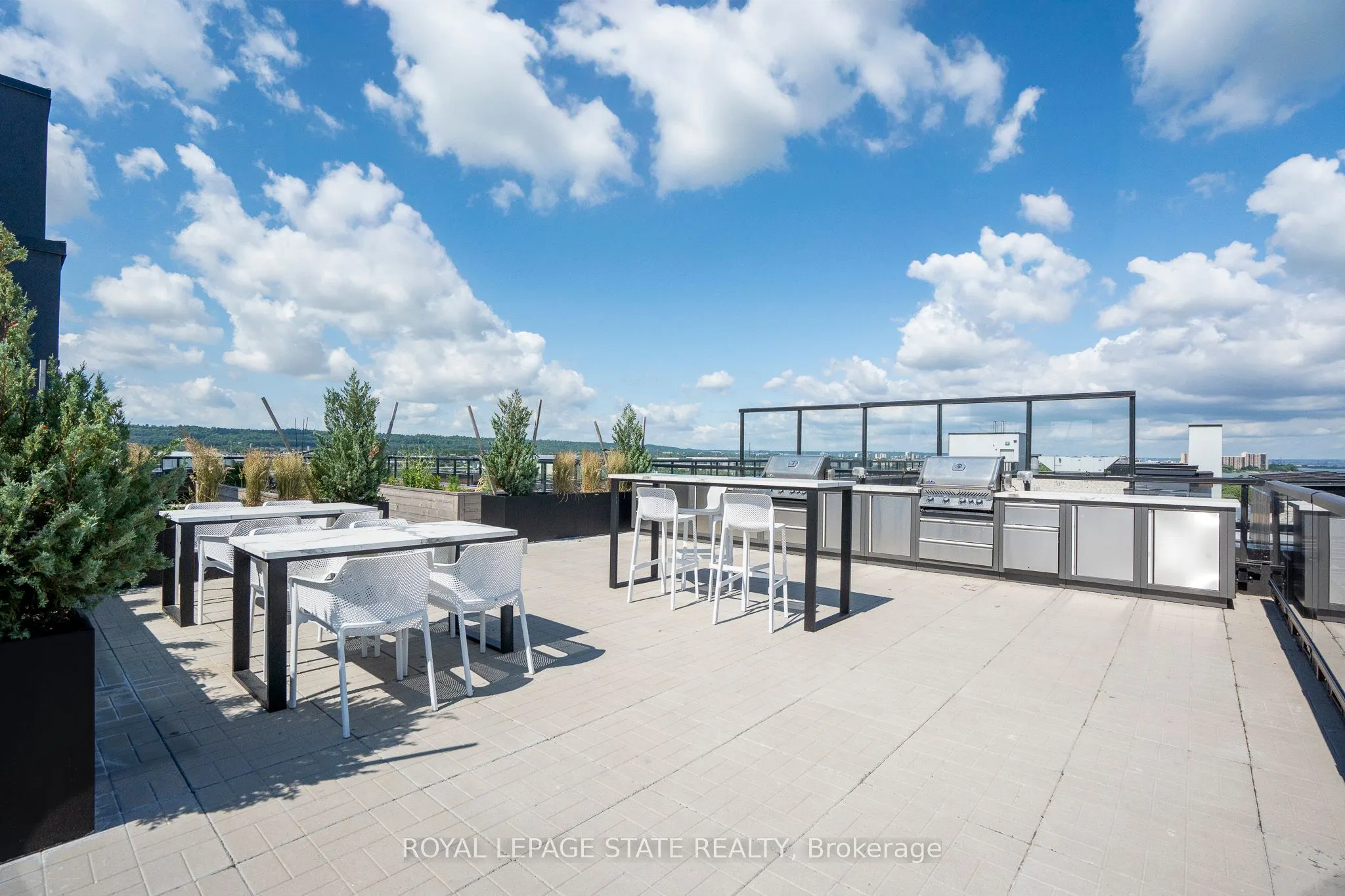 600 North Service Road, #418