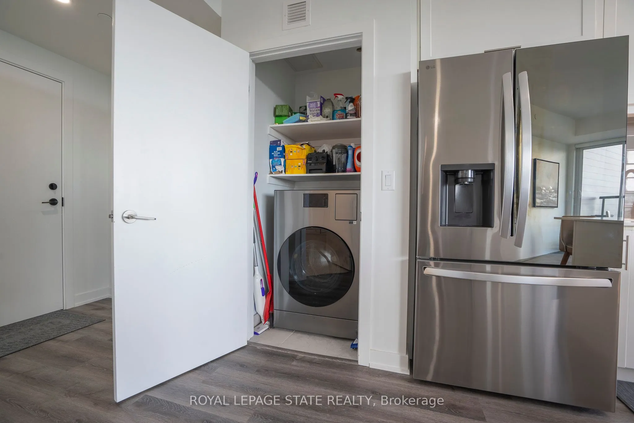 600 North Service Road, #418