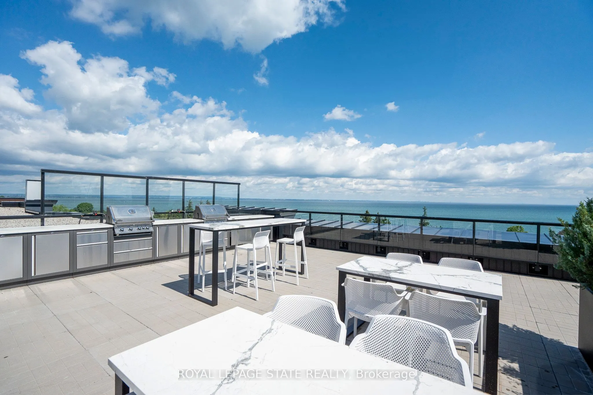 600 North Service Road, #418