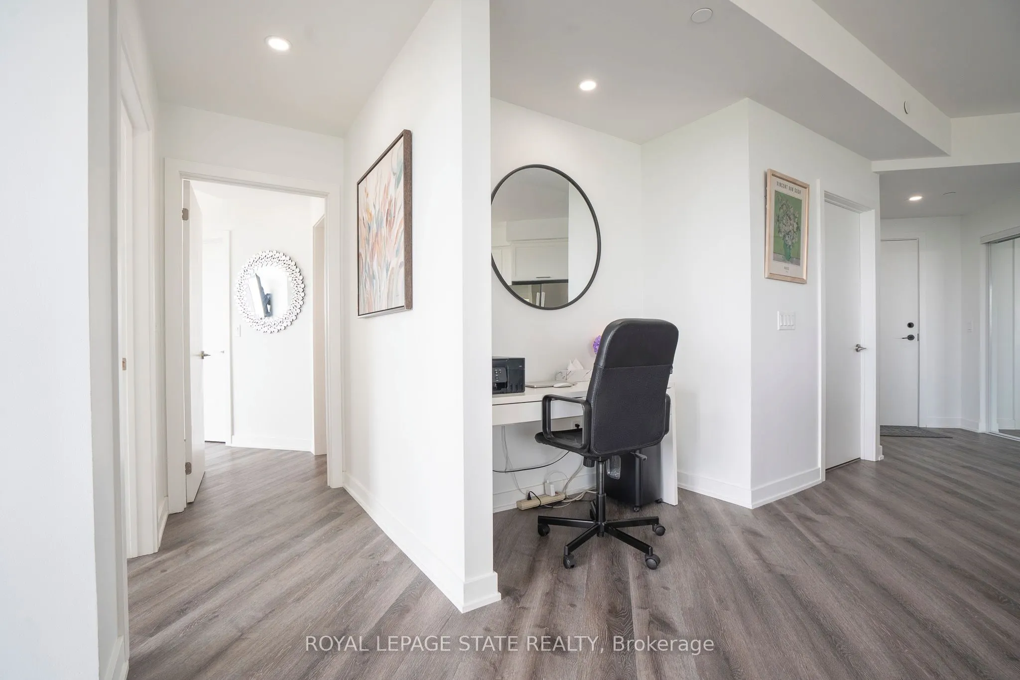 600 North Service Road, #418
