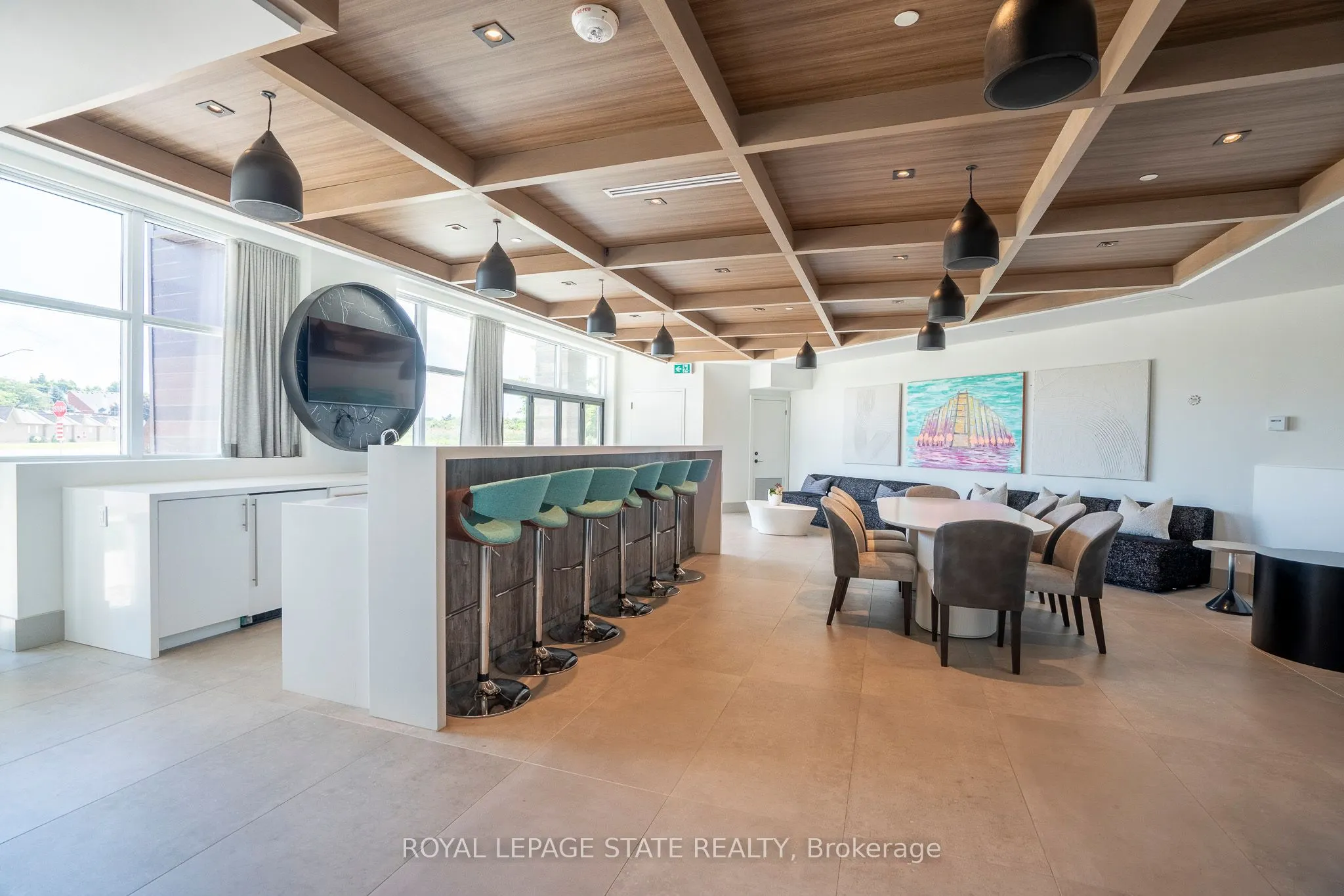 600 North Service Road, #418