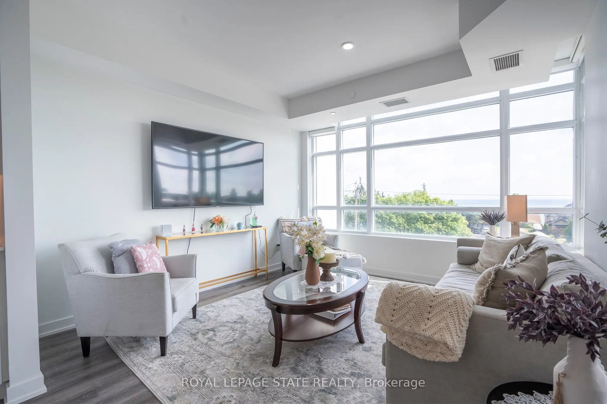 600 North Service Road, #418