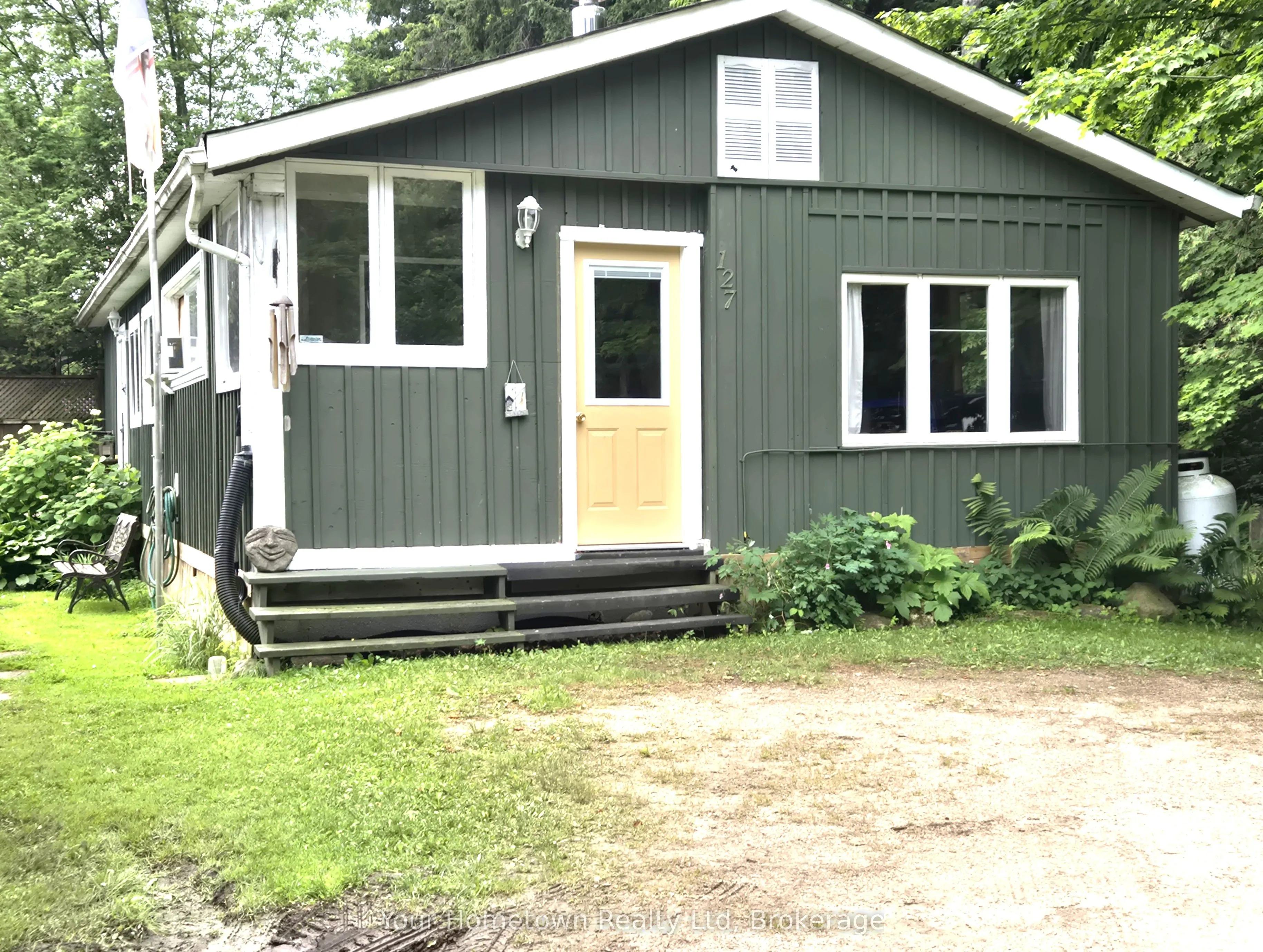 127 Cedar Crescent