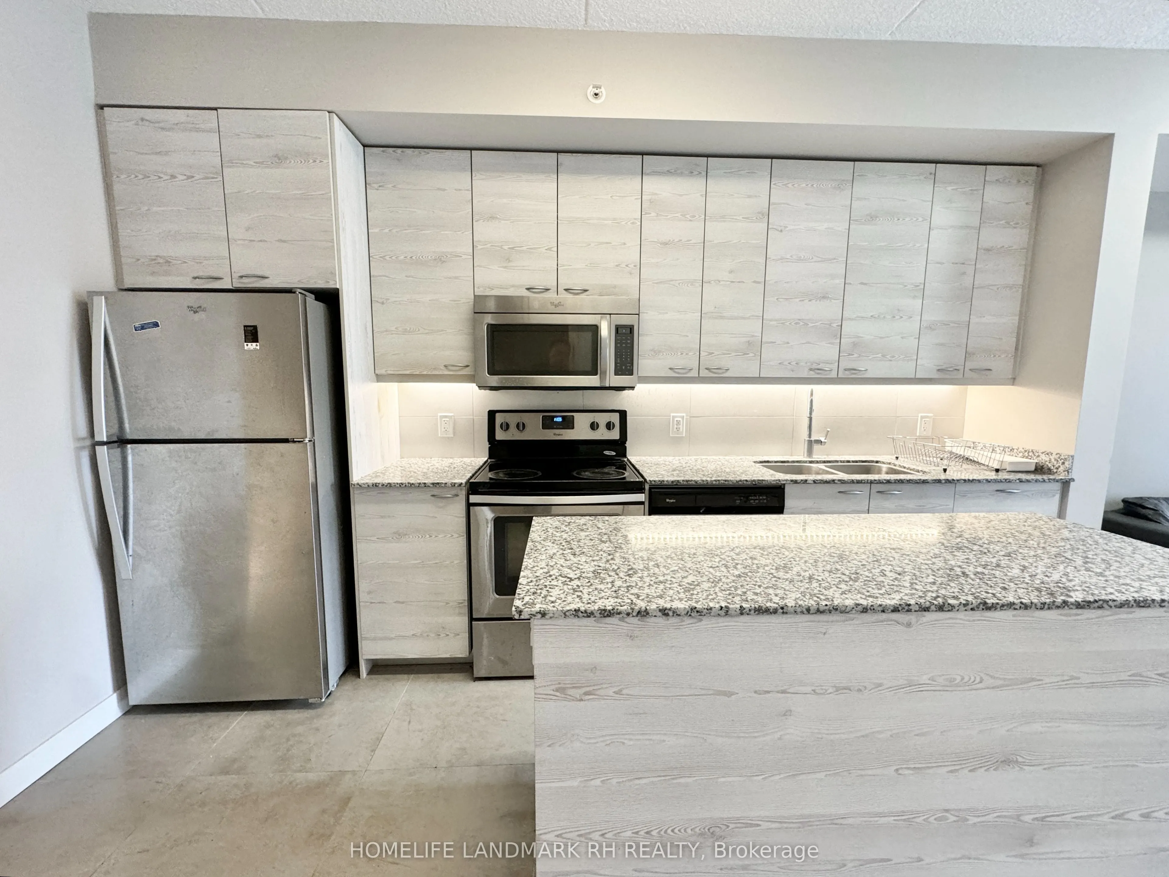 280 Lester Street #210
