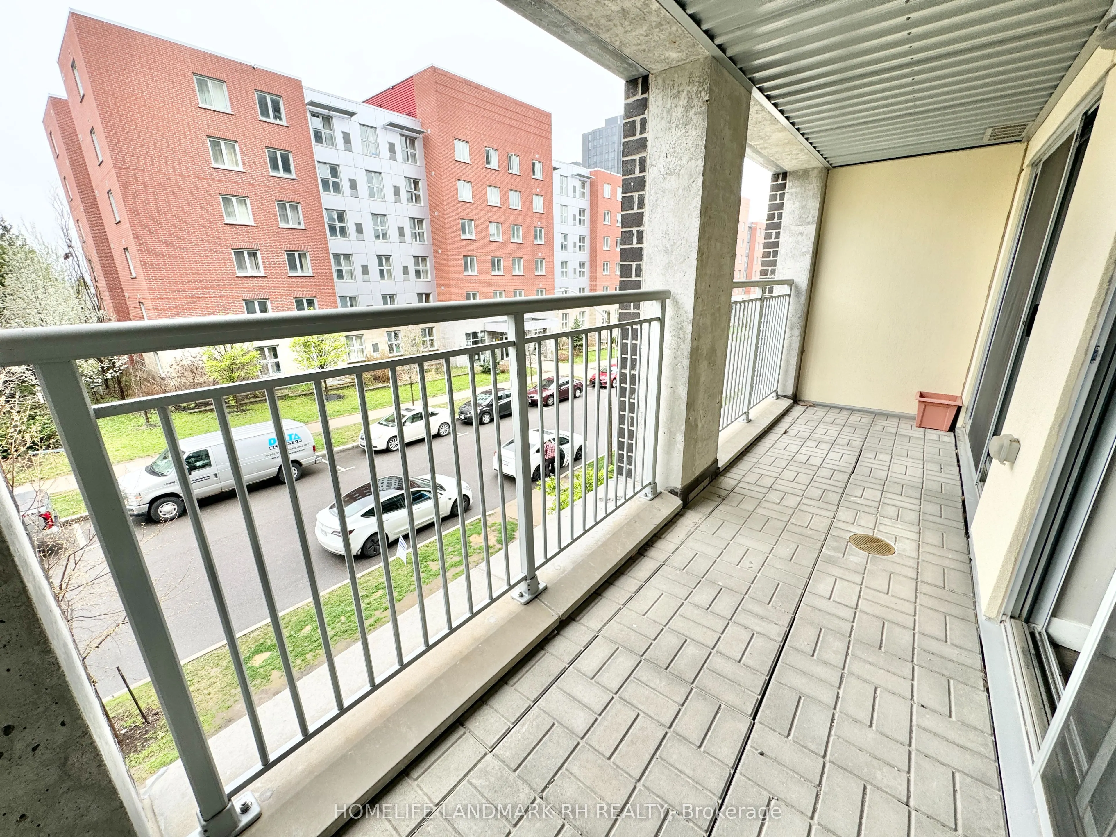 280 Lester Street #210