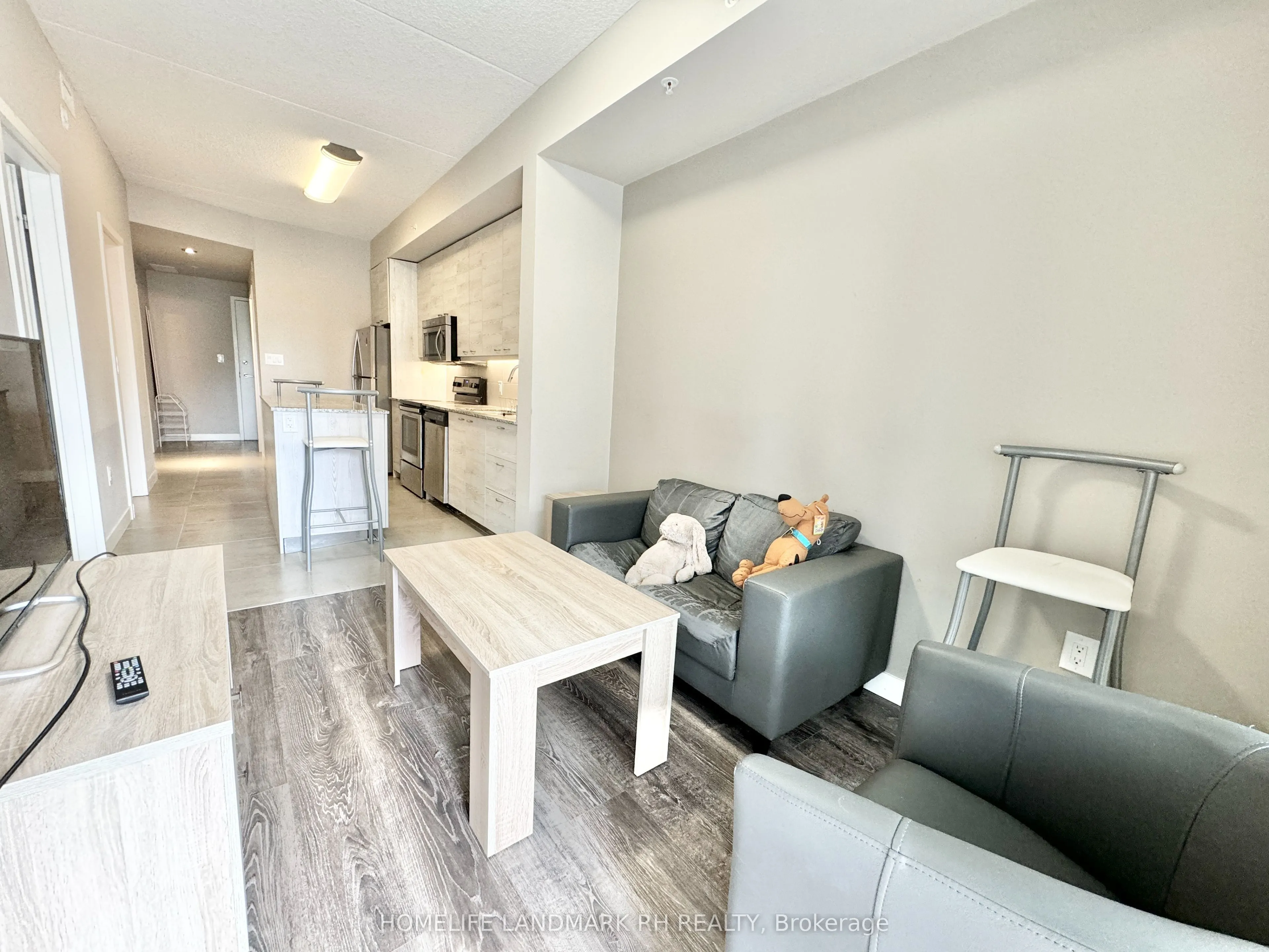 280 Lester Street #210