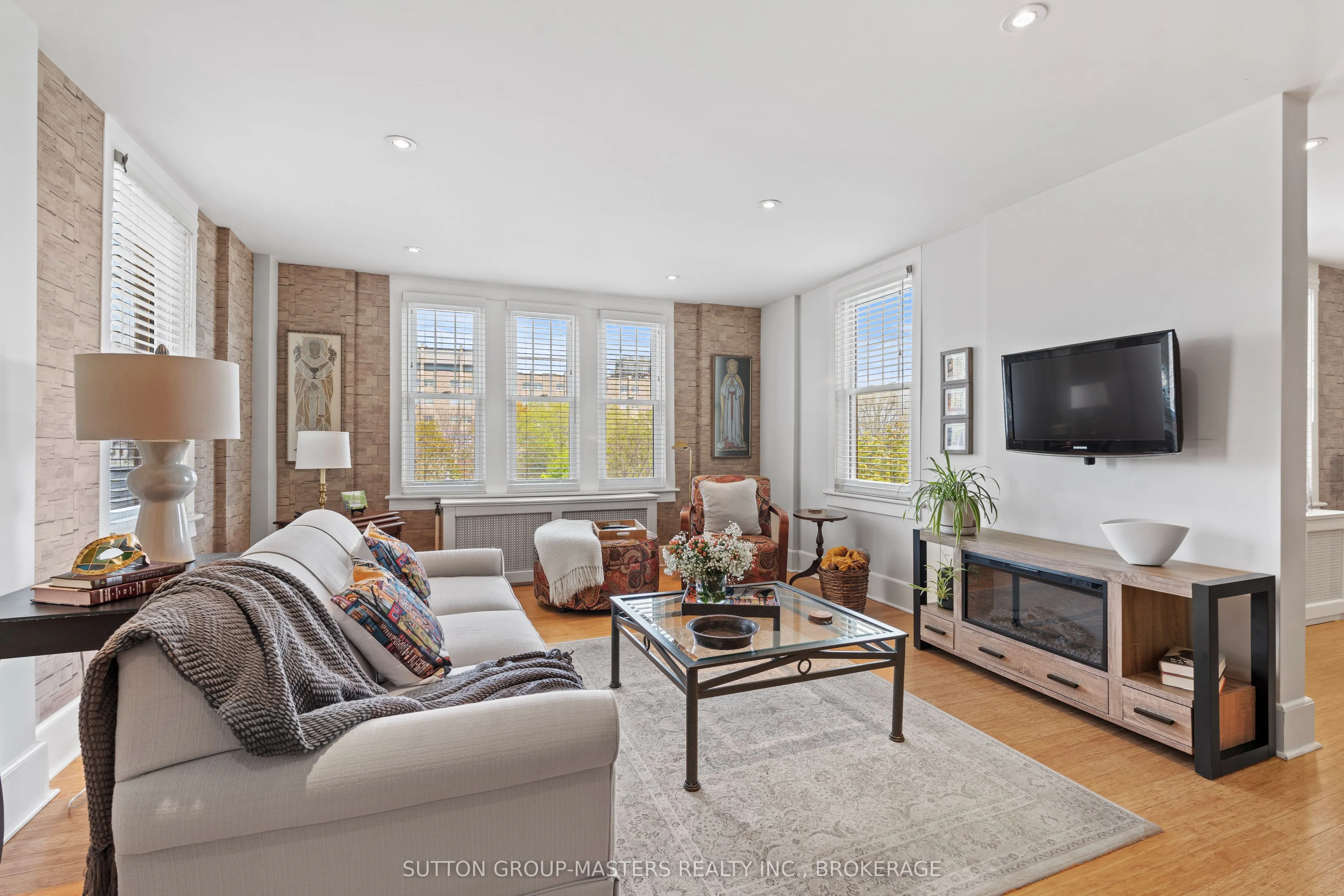 67 Sydenham Street, #404