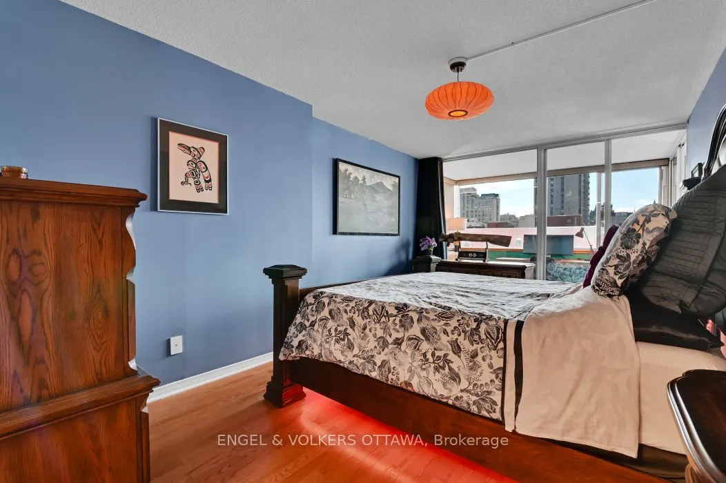 160 George Street, #402