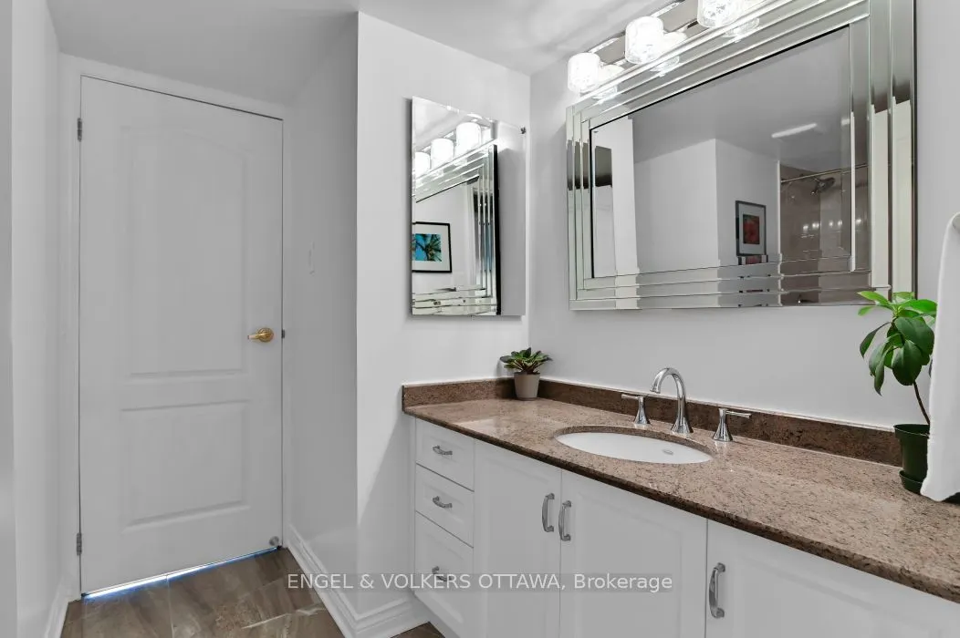 160 George Street, #402