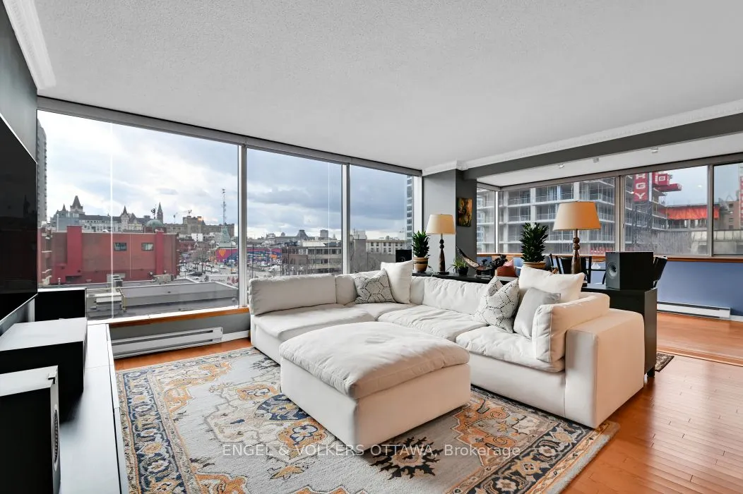 160 George Street, #402