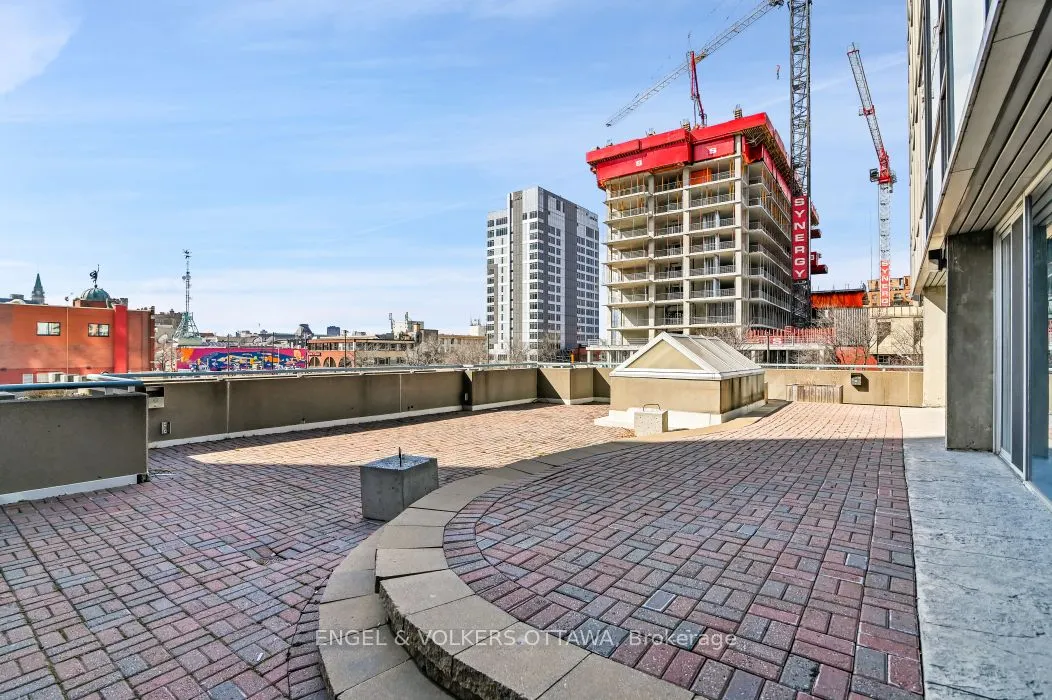 160 George Street, #402