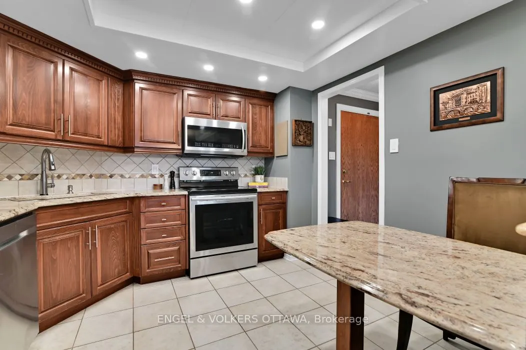 160 George Street, #402