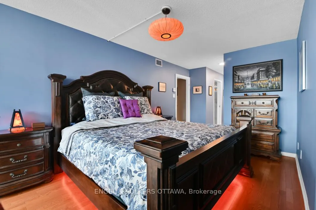 160 George Street, #402