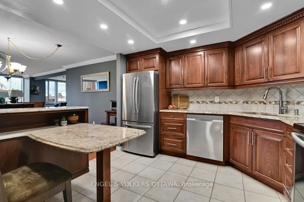 160 George Street, #402