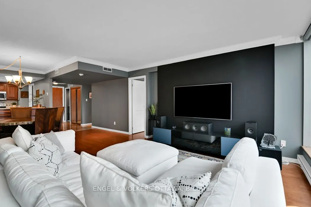 160 George Street, #402