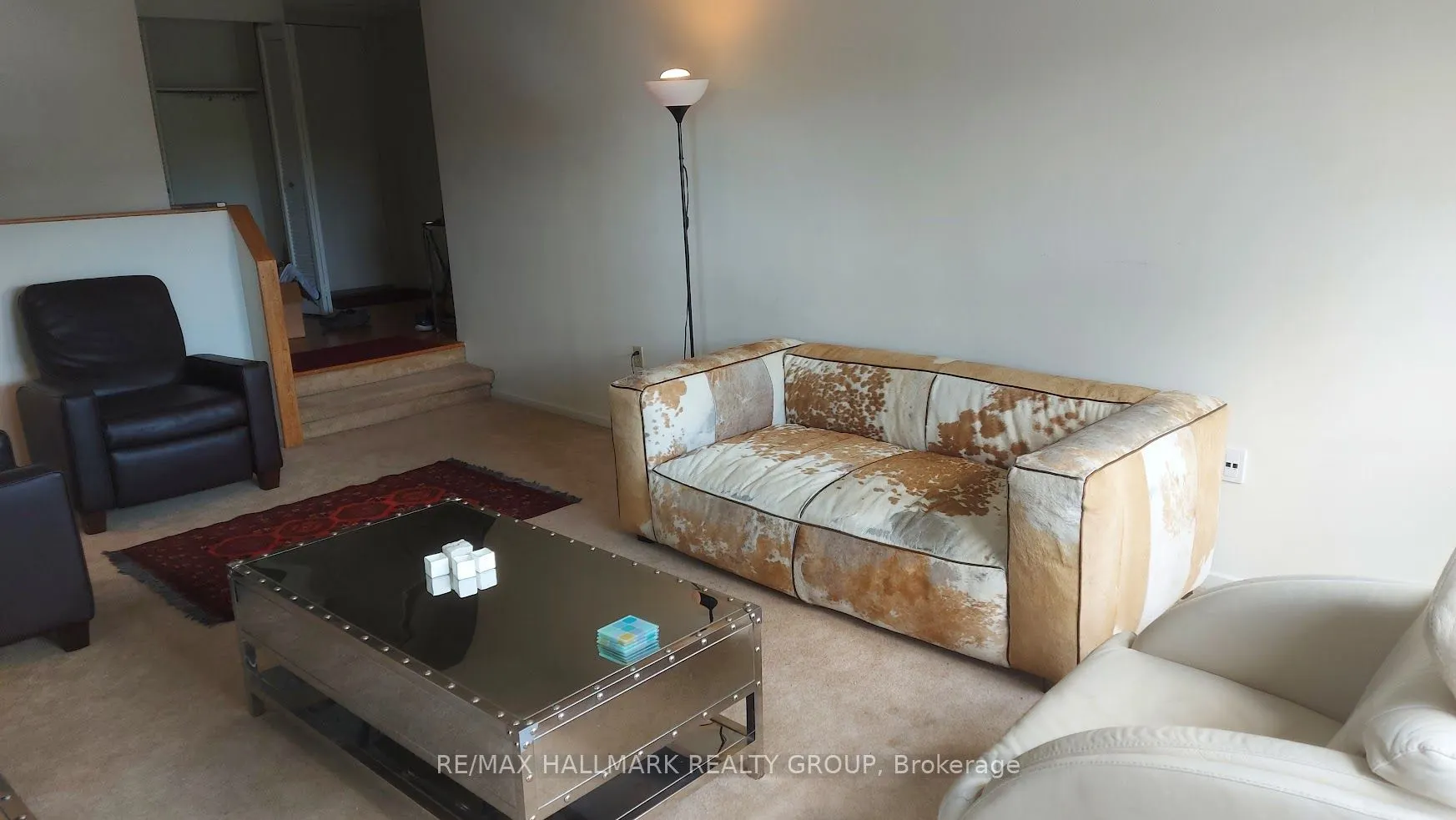 373 Laurier Avenue E, #402