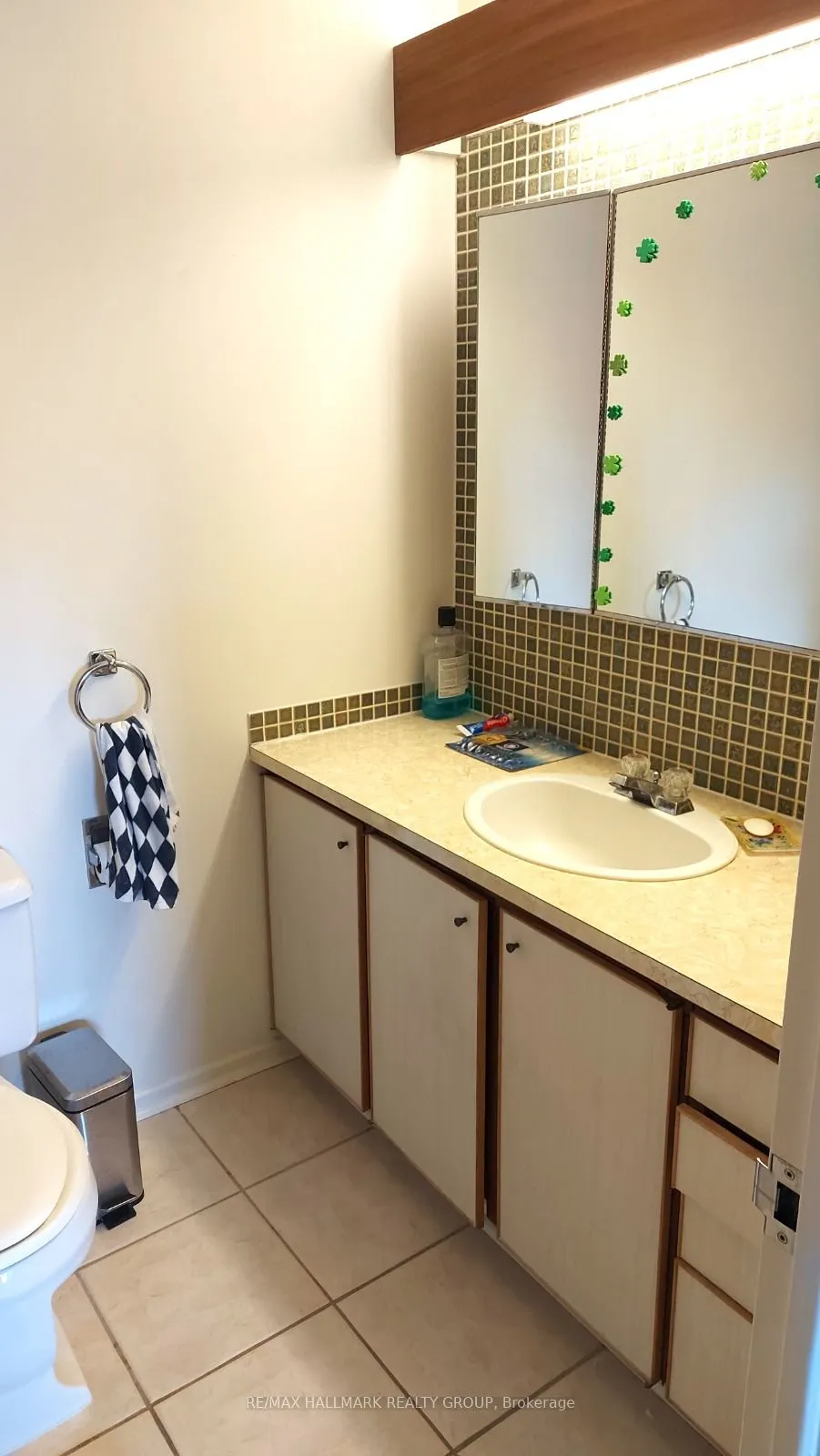 373 Laurier Avenue E, #402